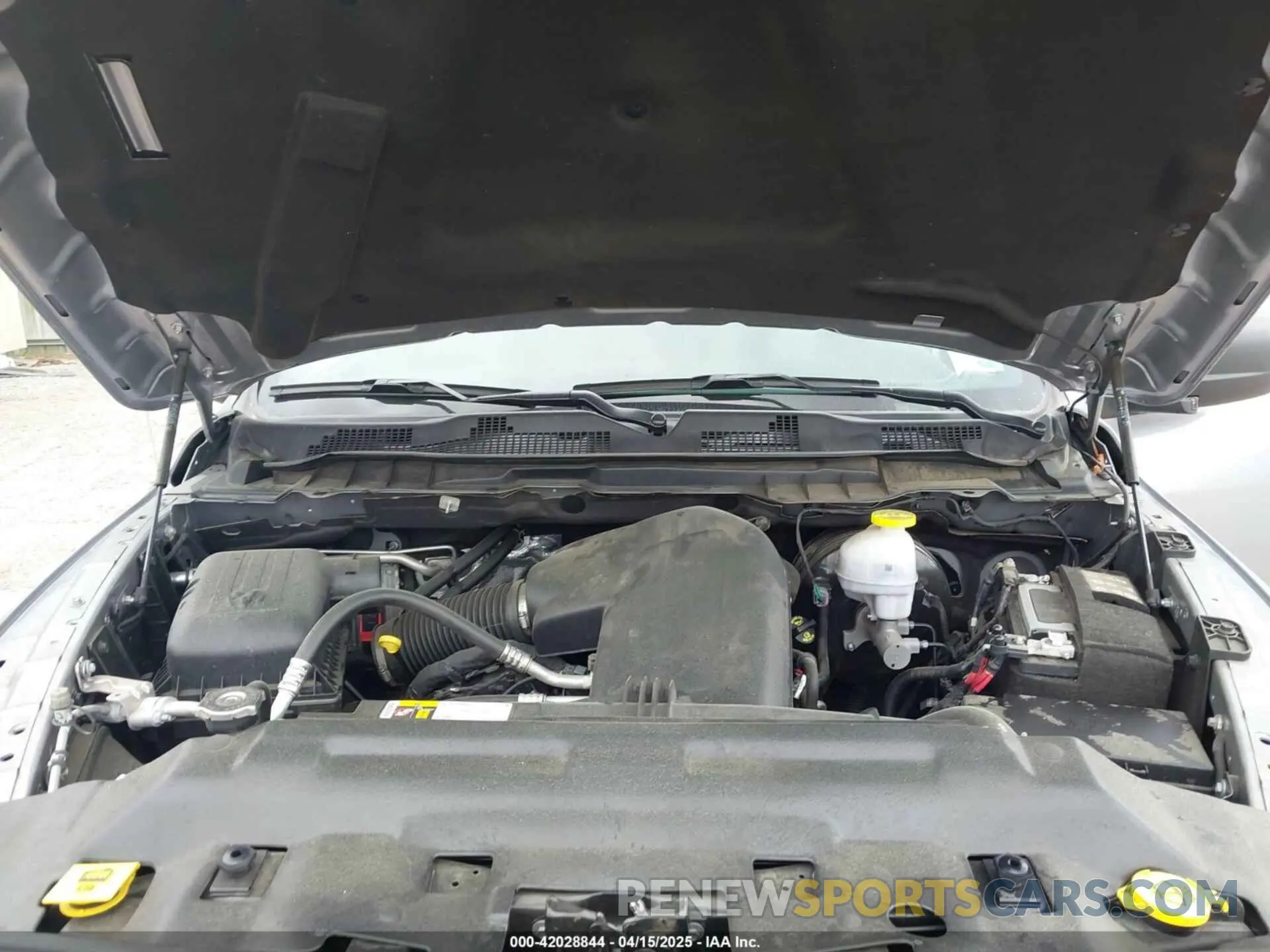 10 Фотография поврежденного автомобиля 1C6RR6LG0RS128661 RAM 1500 CLASSIC 2024