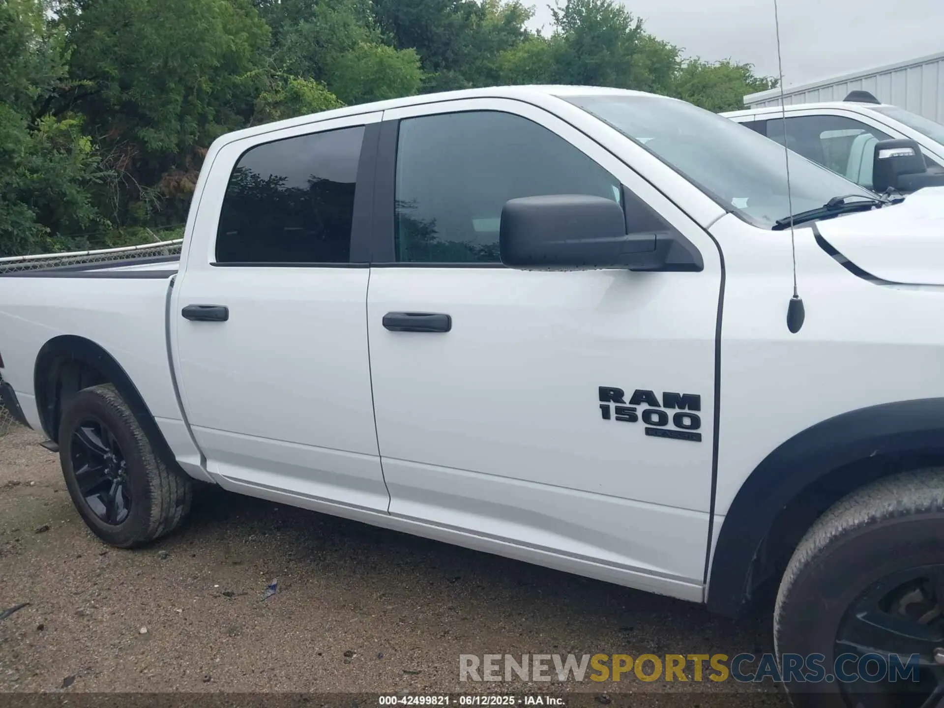 13 Photograph of a damaged car 1C6RR6LGXRS127565 RAM 1500 CLASSIC 2024