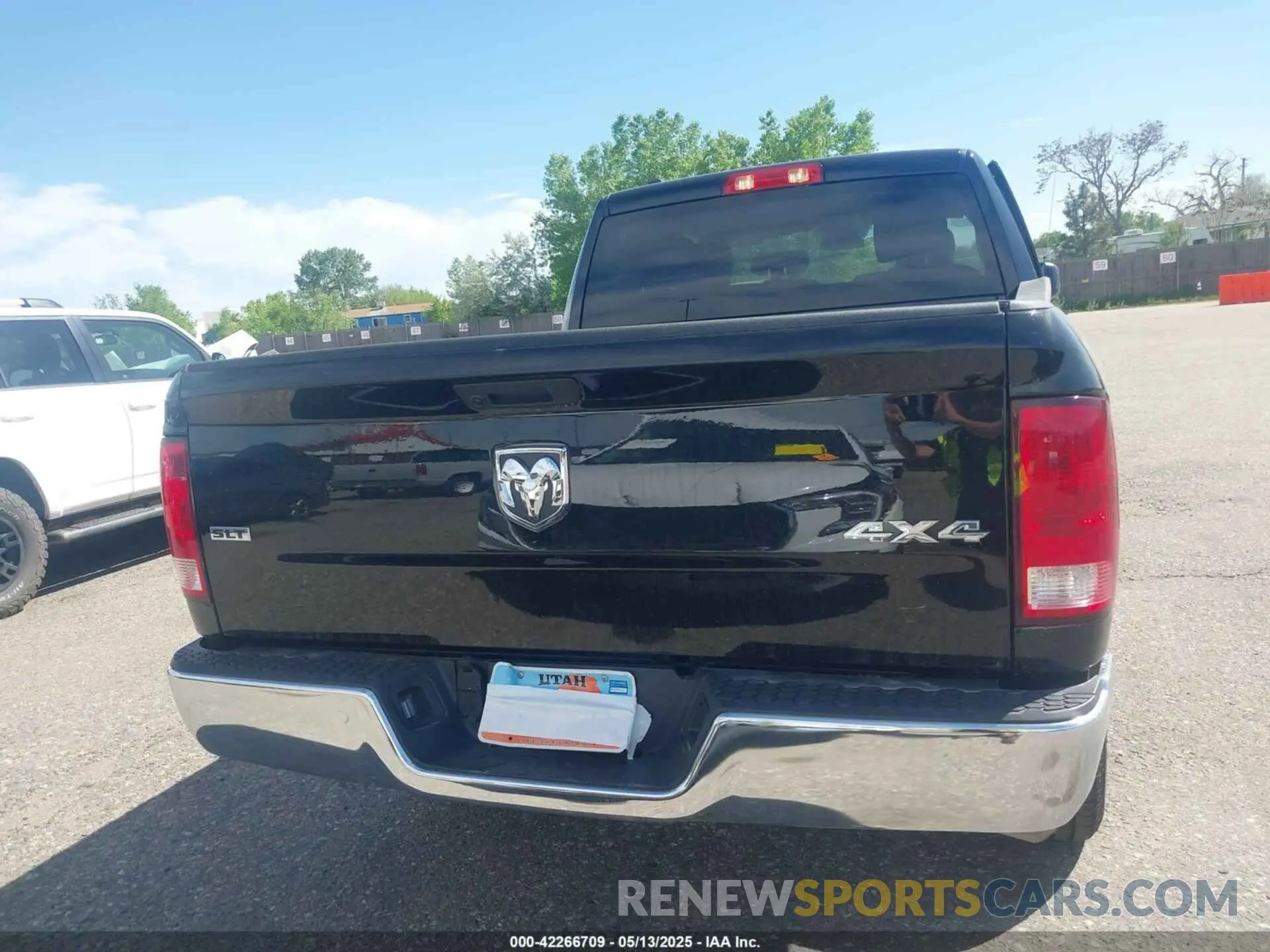 16 Photograph of a damaged car 1C6RR7GG4RS157712 RAM 1500 CLASSIC 2024