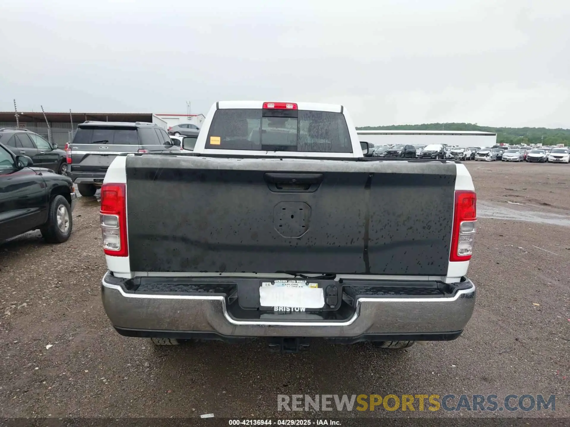 16 Photograph of a damaged car 3C6MR4AJXKG680629 RAM 2500 2019