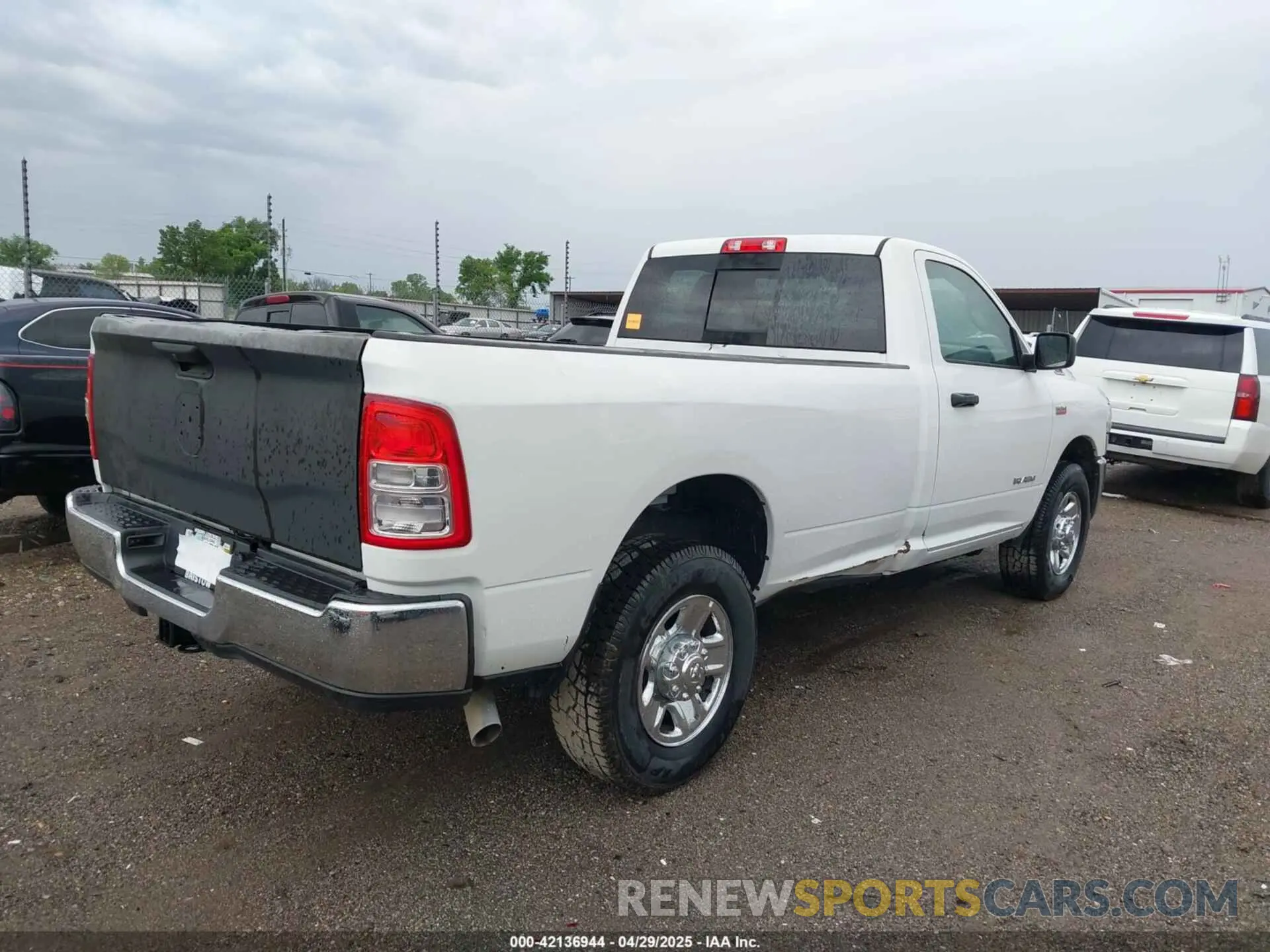 4 Photograph of a damaged car 3C6MR4AJXKG680629 RAM 2500 2019