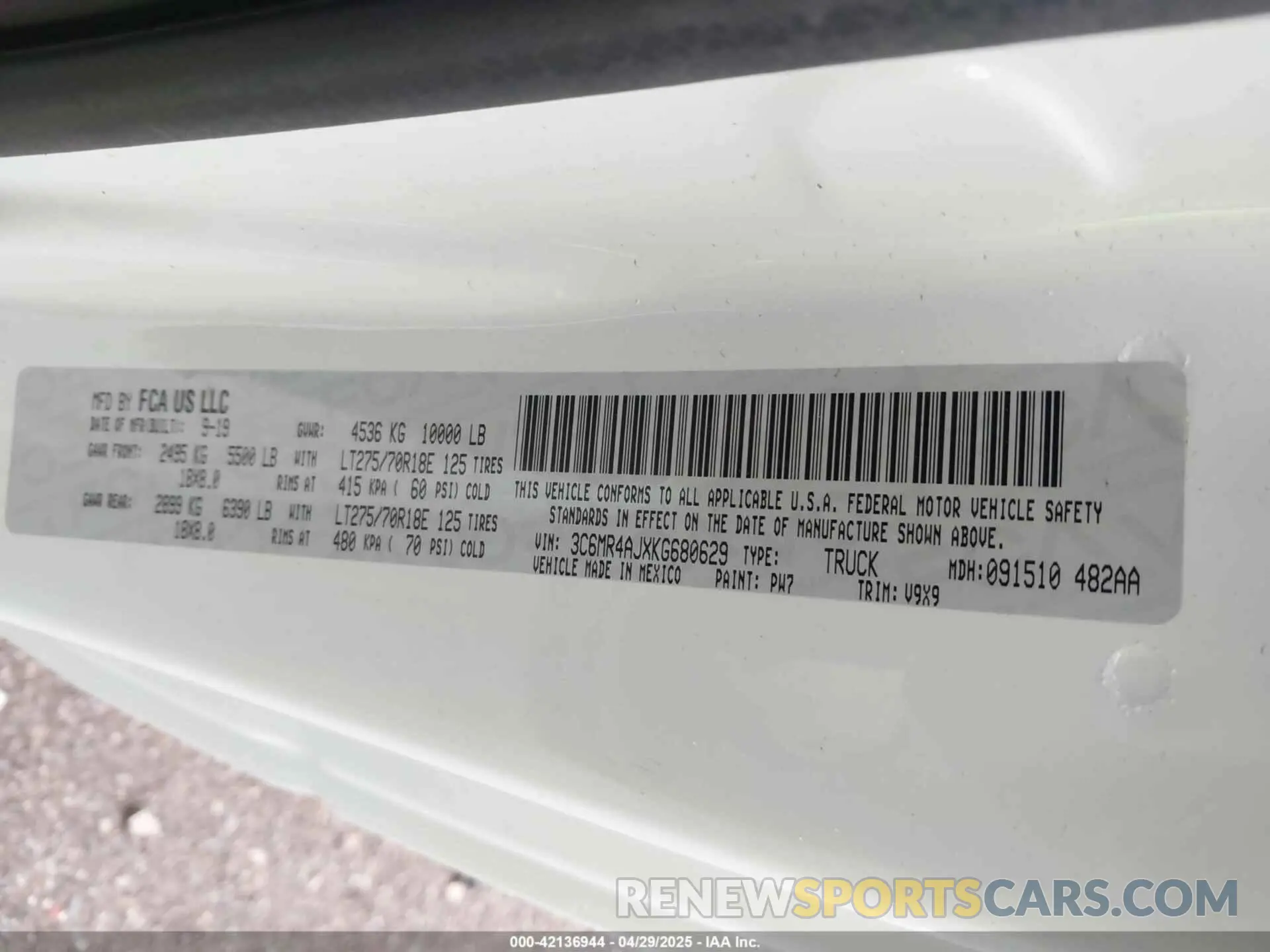 9 Photograph of a damaged car 3C6MR4AJXKG680629 RAM 2500 2019