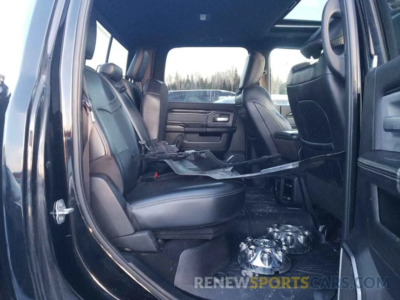10 Photograph of a damaged car 3C6TR5EJ0KG568515 RAM 2500 2019