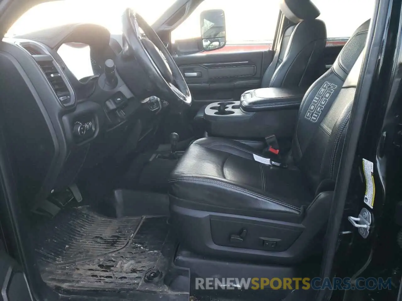 7 Photograph of a damaged car 3C6TR5EJ0KG568515 RAM 2500 2019