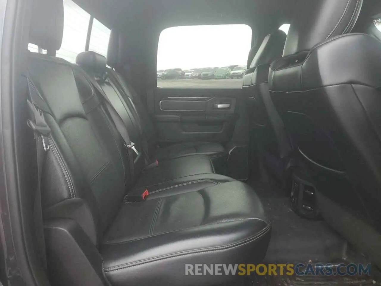 10 Photograph of a damaged car 3C6TR5EJXKG611337 RAM 2500 2019