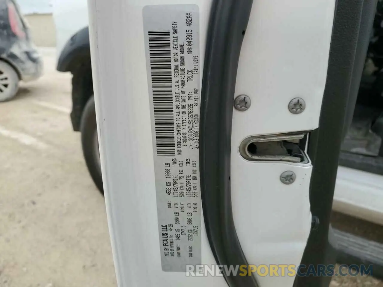 13 Фотография поврежденного автомобиля 3C6UR4CJ9KG576226 RAM 2500 2019