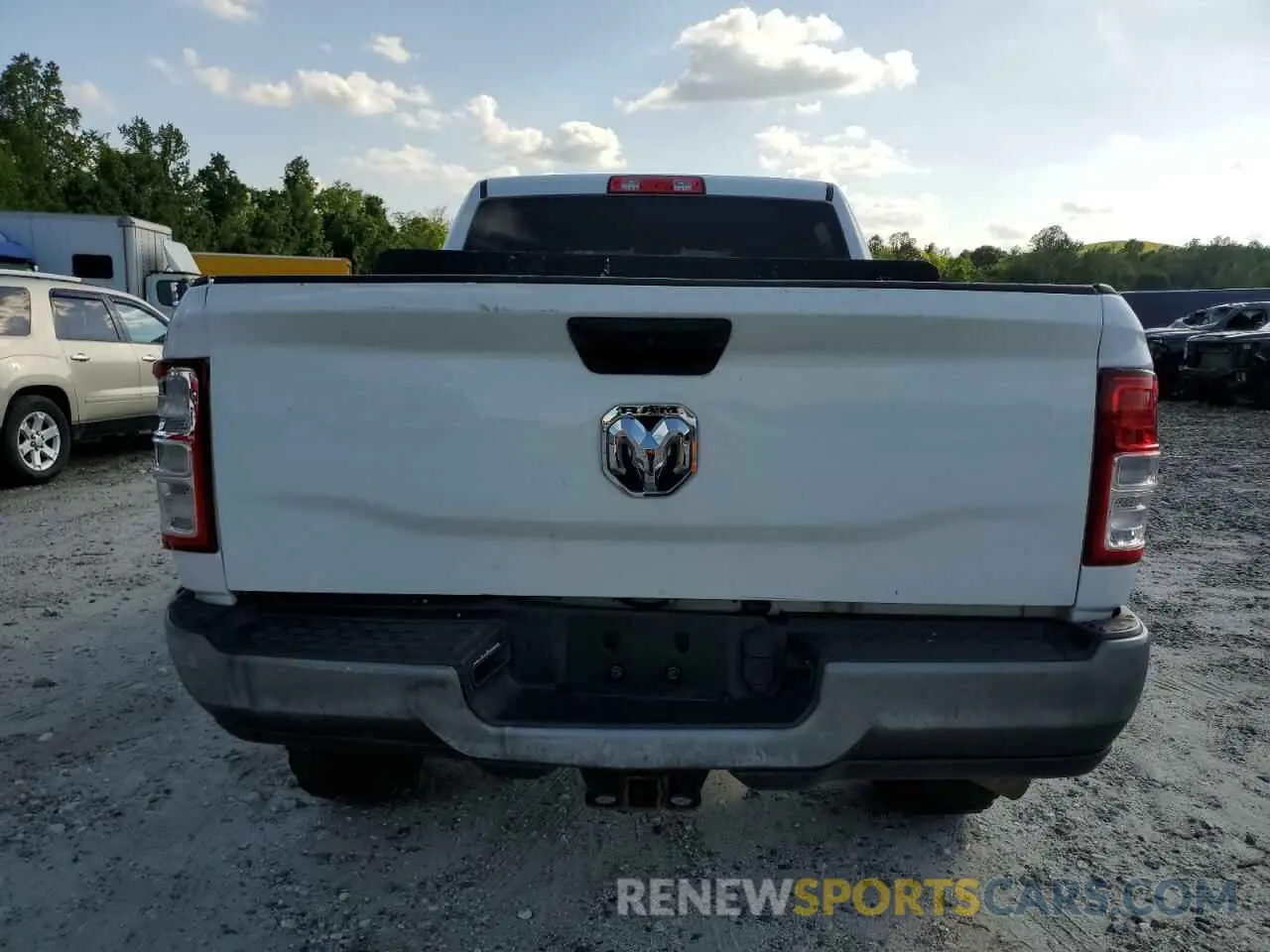 6 Photograph of a damaged car 3C6UR5CJ2KG574713 RAM 2500 2019