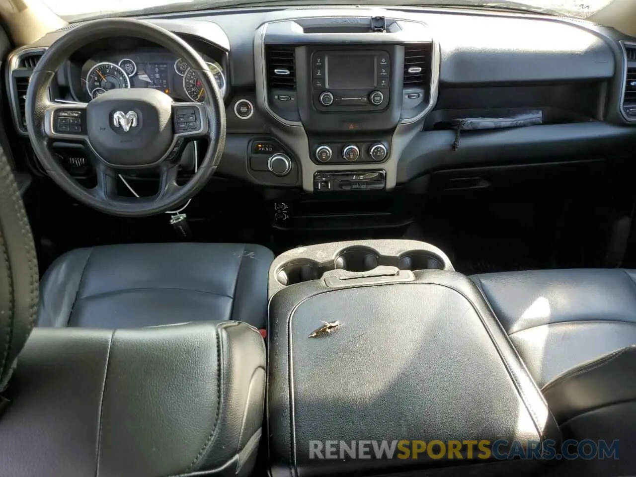 8 Photograph of a damaged car 3C6UR5CJ2KG574713 RAM 2500 2019