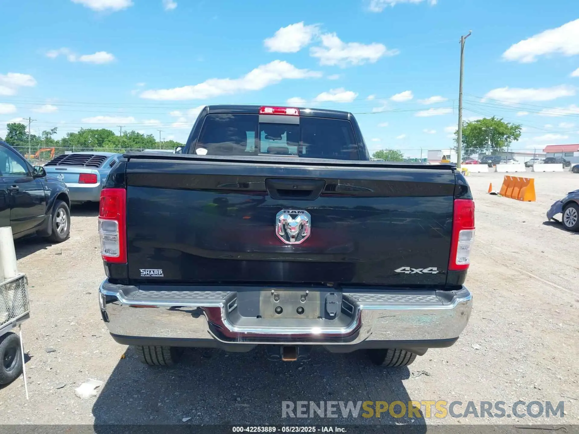 16 Photograph of a damaged car 3C6UR5CL7KG552062 RAM 2500 2019
