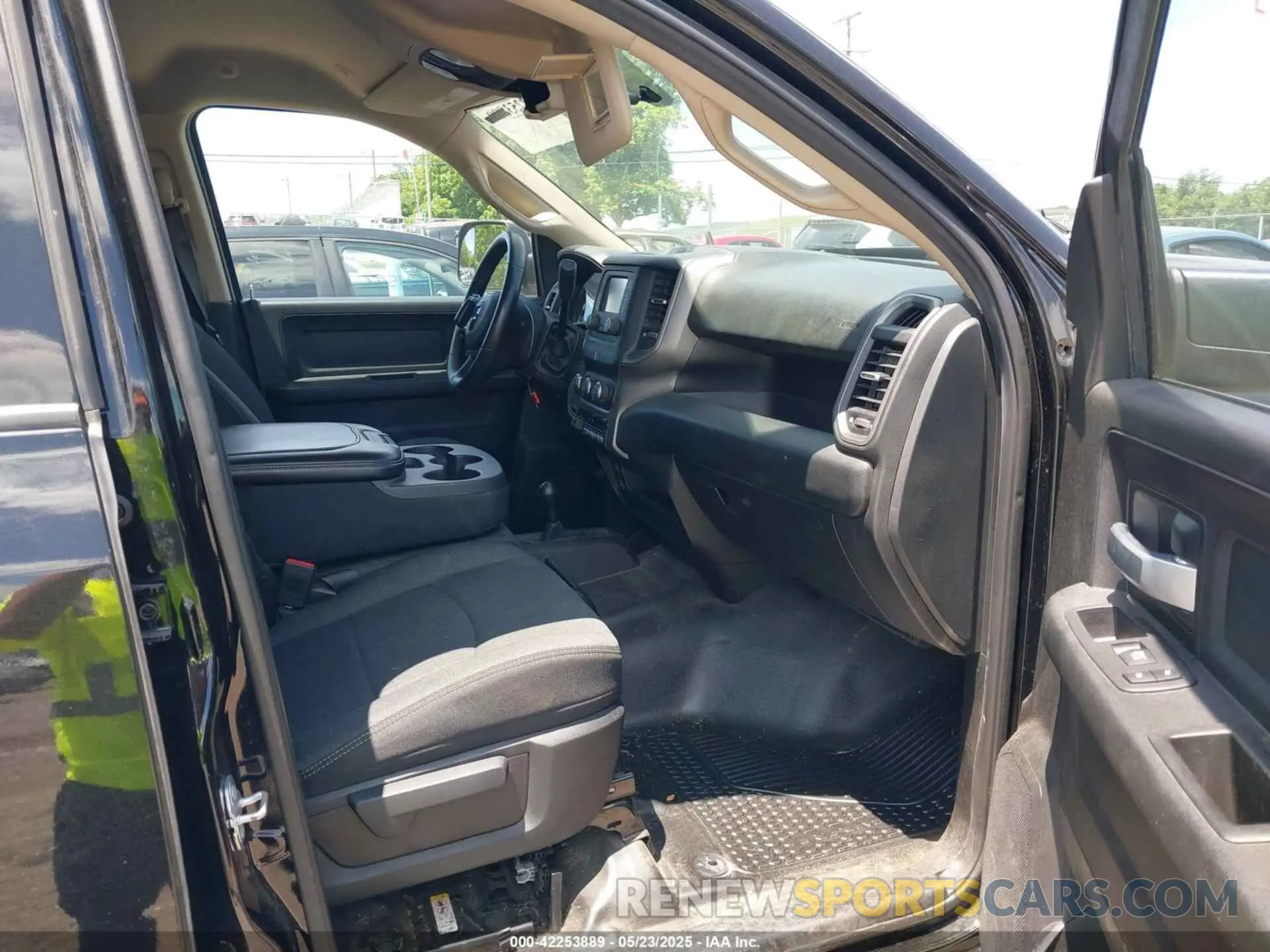 5 Photograph of a damaged car 3C6UR5CL7KG552062 RAM 2500 2019