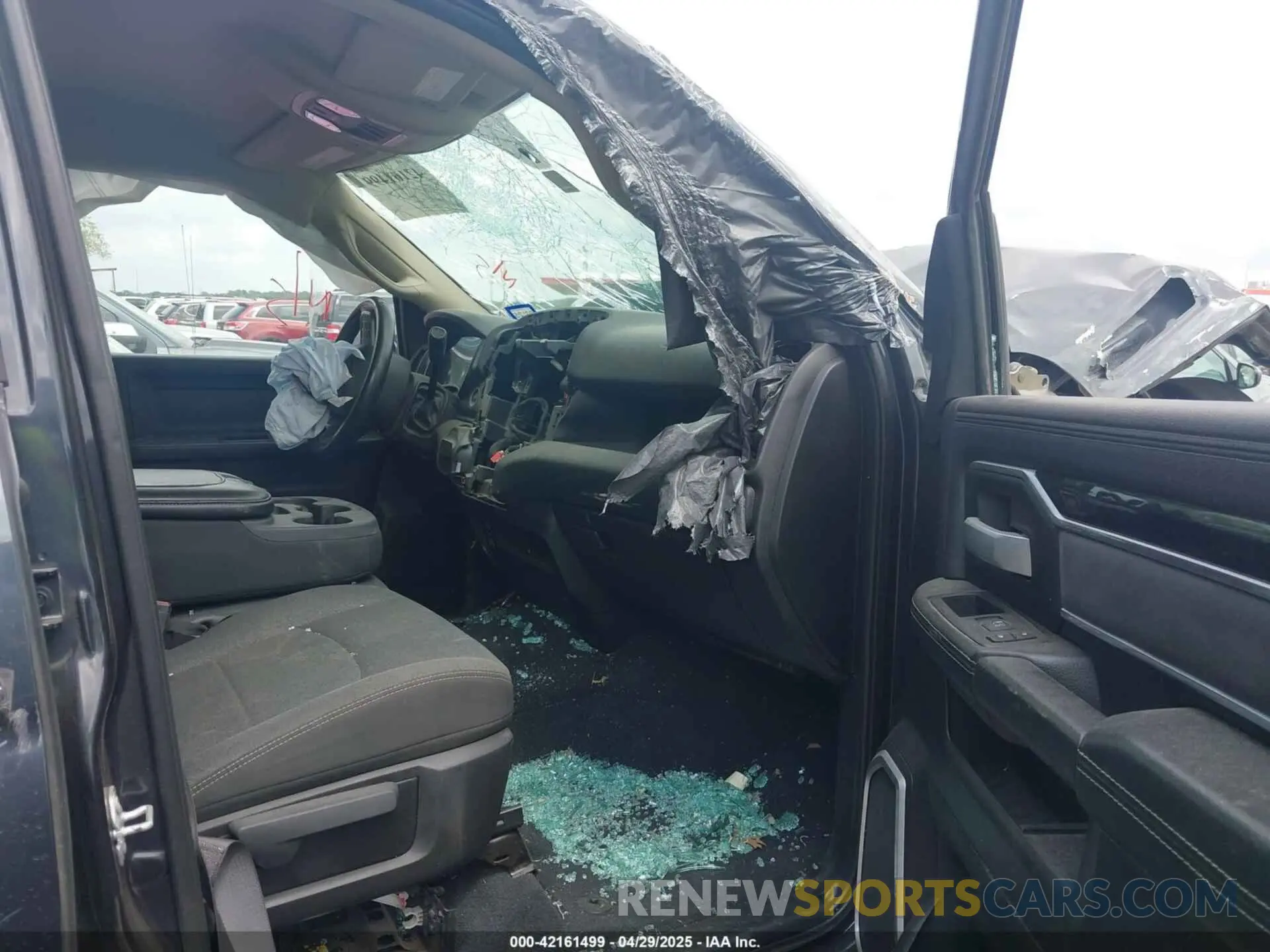 5 Photograph of a damaged car 3C6UR5CL9KG706769 RAM 2500 2019