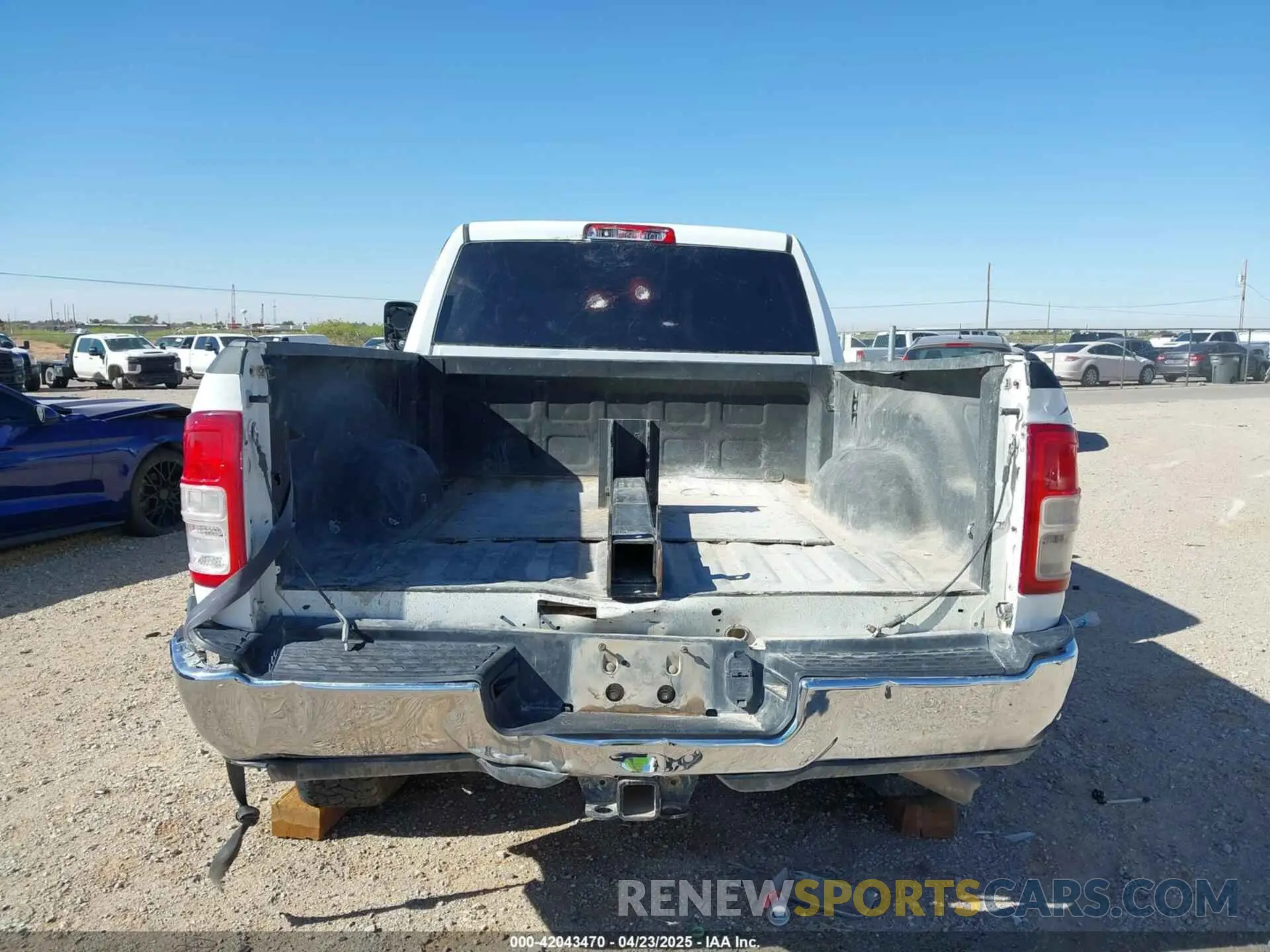 15 Photograph of a damaged car 3C6UR5DJ6KG544421 RAM 2500 2019