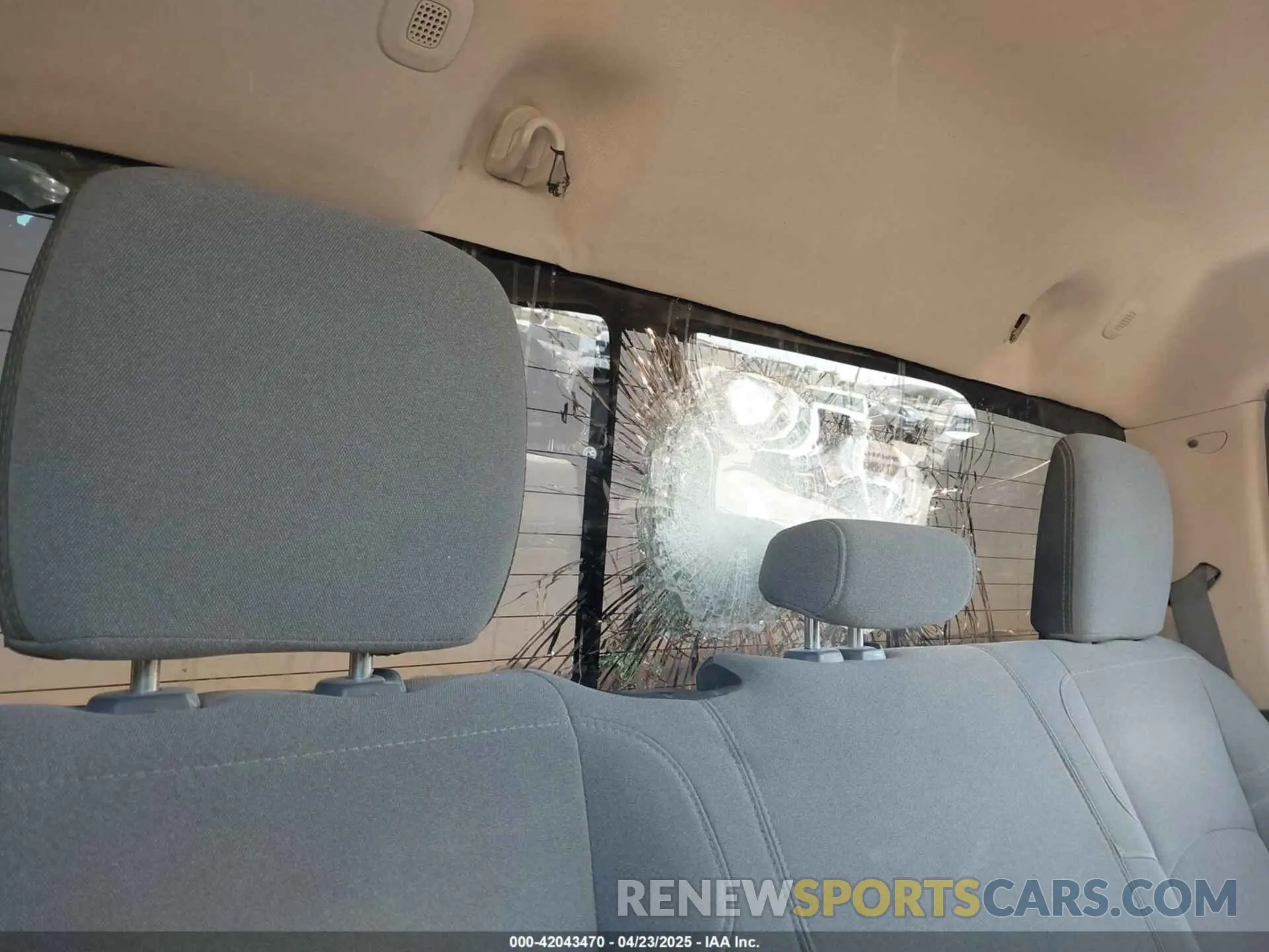 17 Photograph of a damaged car 3C6UR5DJ6KG544421 RAM 2500 2019