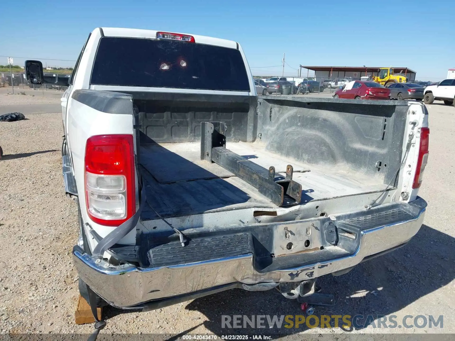 20 Photograph of a damaged car 3C6UR5DJ6KG544421 RAM 2500 2019