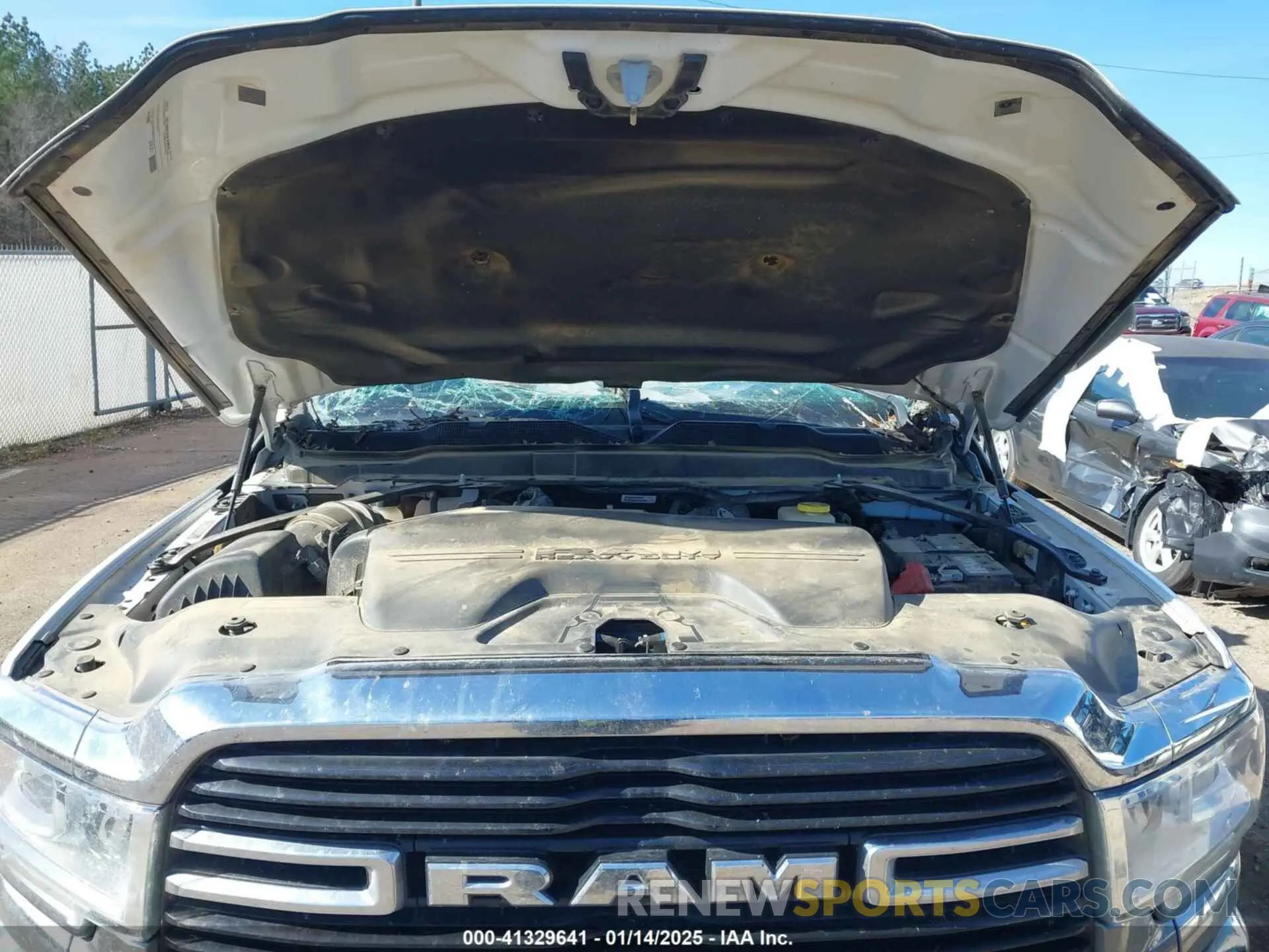 10 Фотография поврежденного автомобиля 3C6UR5DL1KG663656 RAM 2500 2019