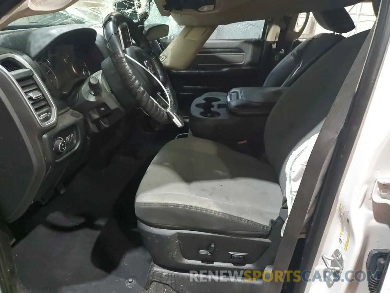 7 Photograph of a damaged car 3C6UR5DL2KG586389 RAM 2500 2019