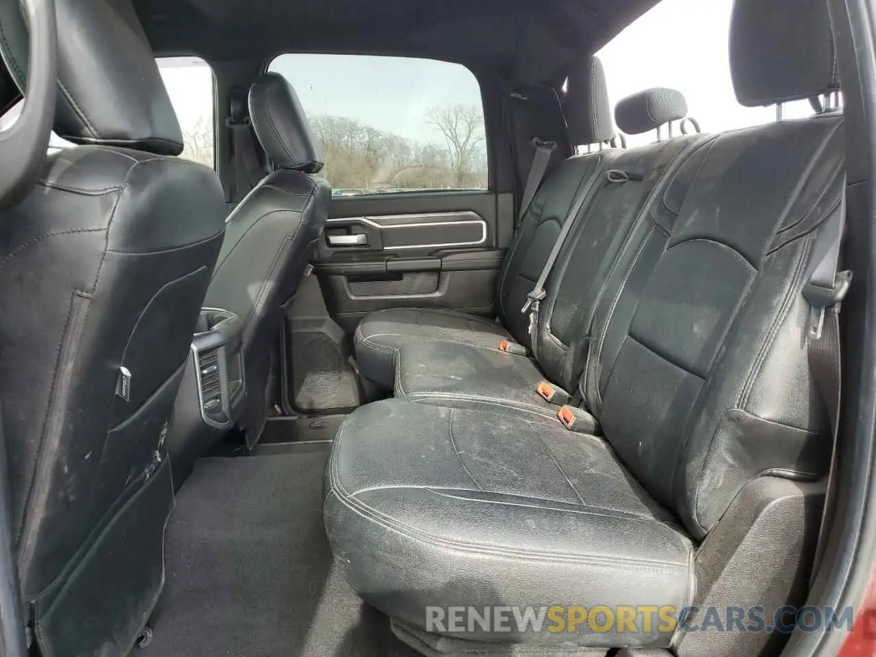 10 Photograph of a damaged car 3C6UR5DL8KG608735 RAM 2500 2019