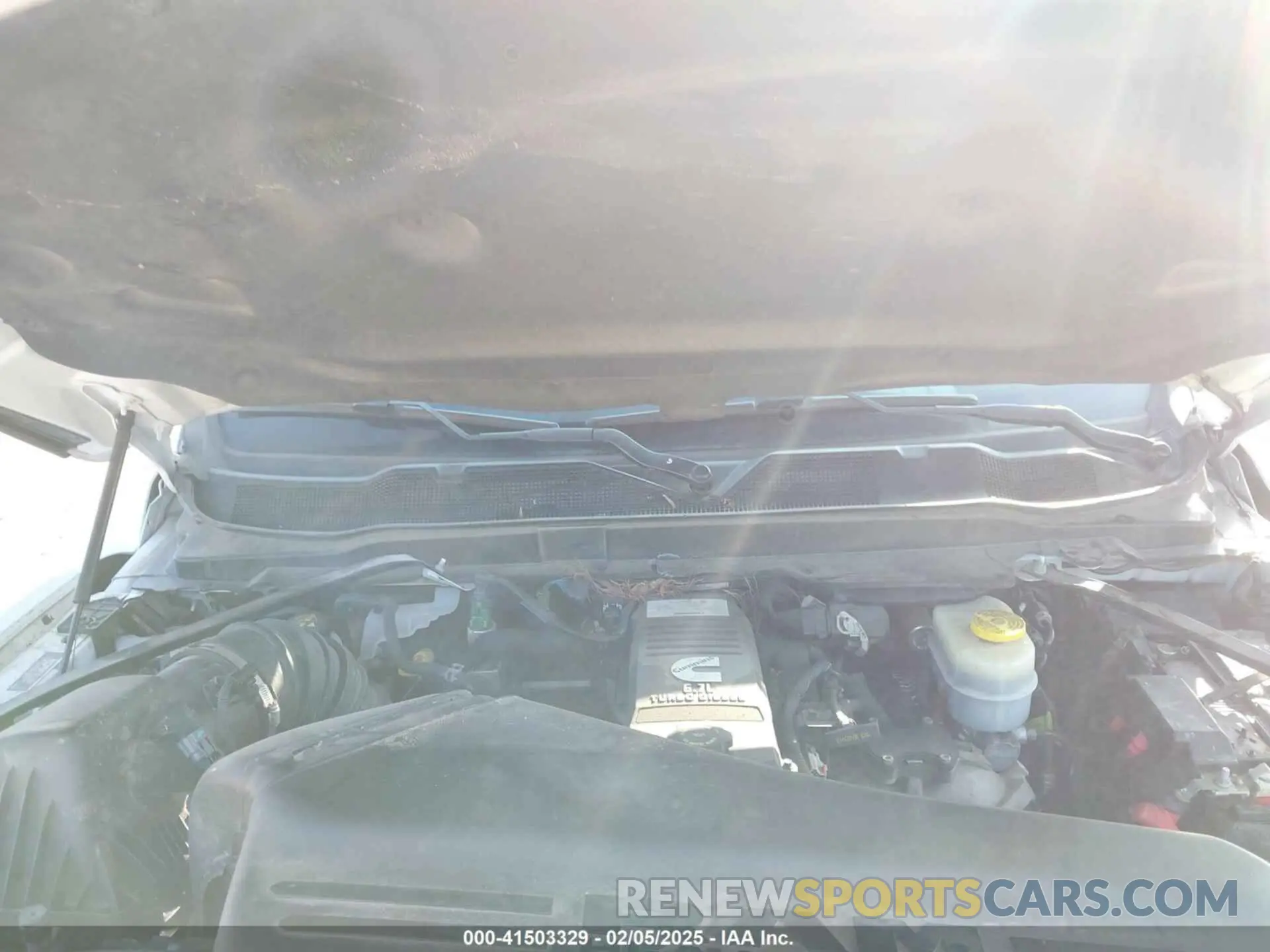10 Photograph of a damaged car 3C6UR5DLXKG669438 RAM 2500 2019