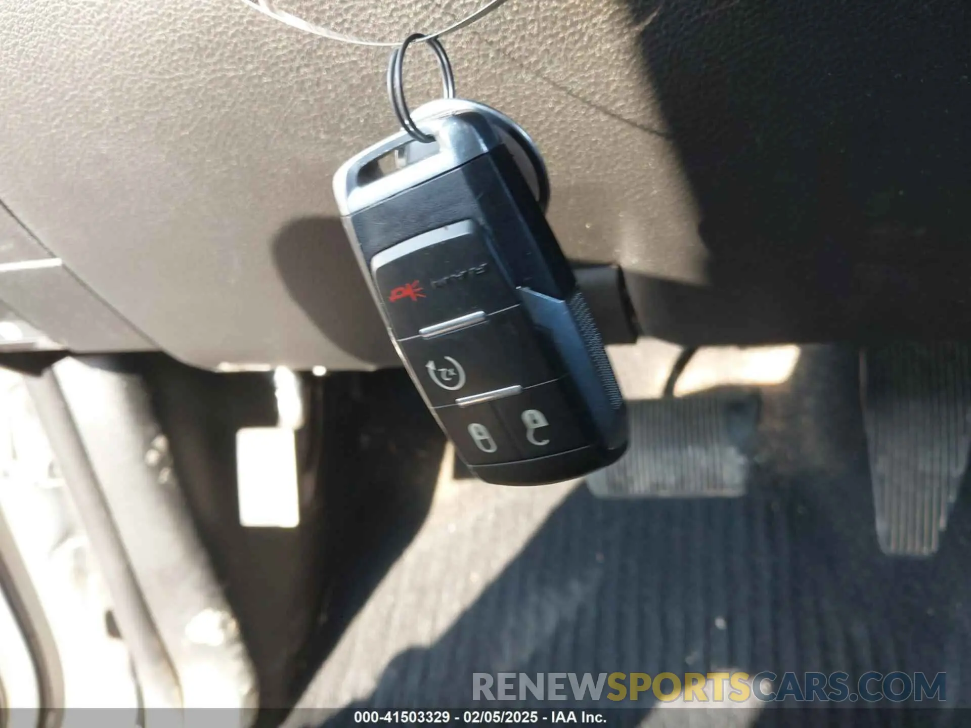 11 Photograph of a damaged car 3C6UR5DLXKG669438 RAM 2500 2019