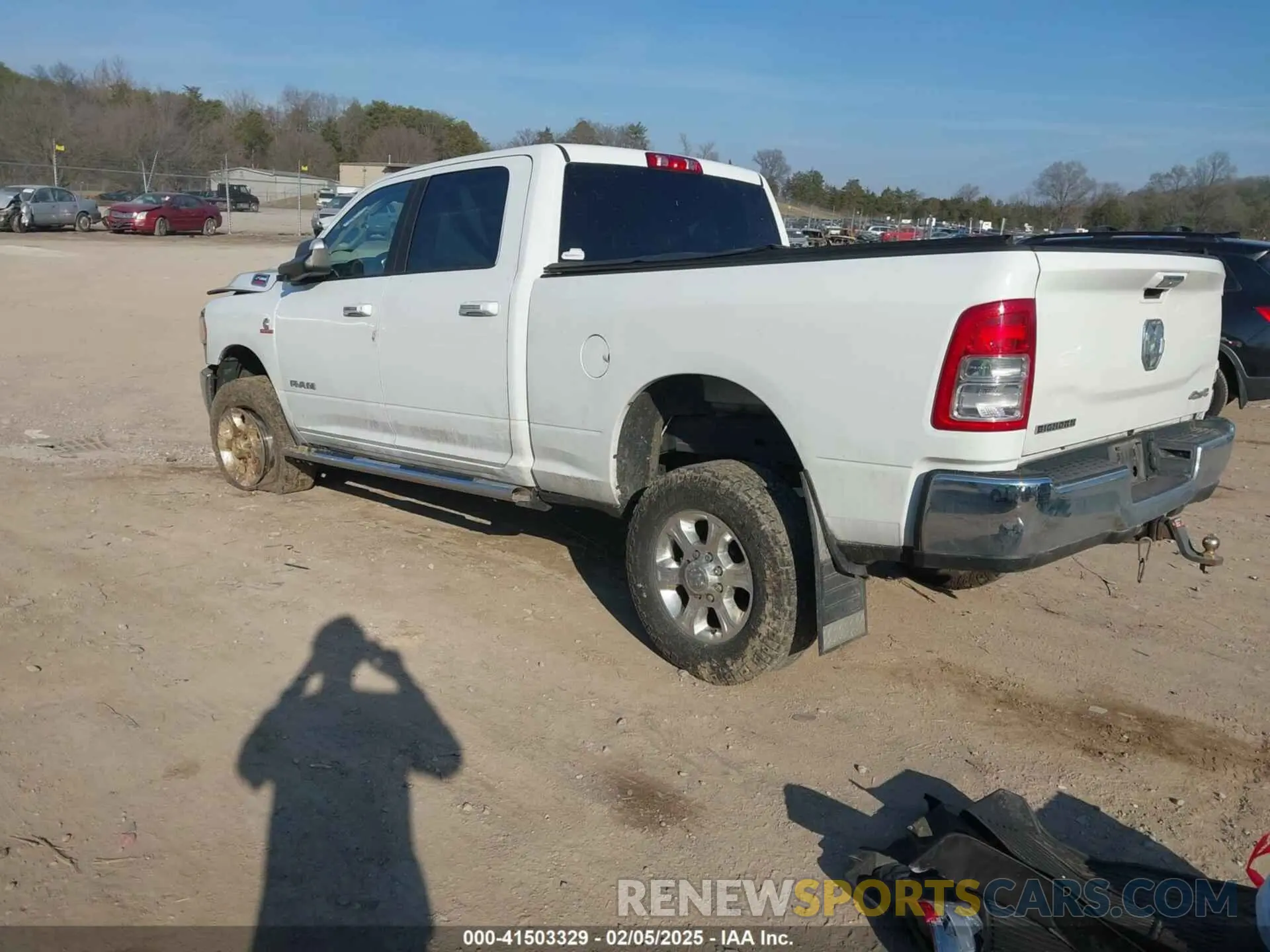 3 Photograph of a damaged car 3C6UR5DLXKG669438 RAM 2500 2019