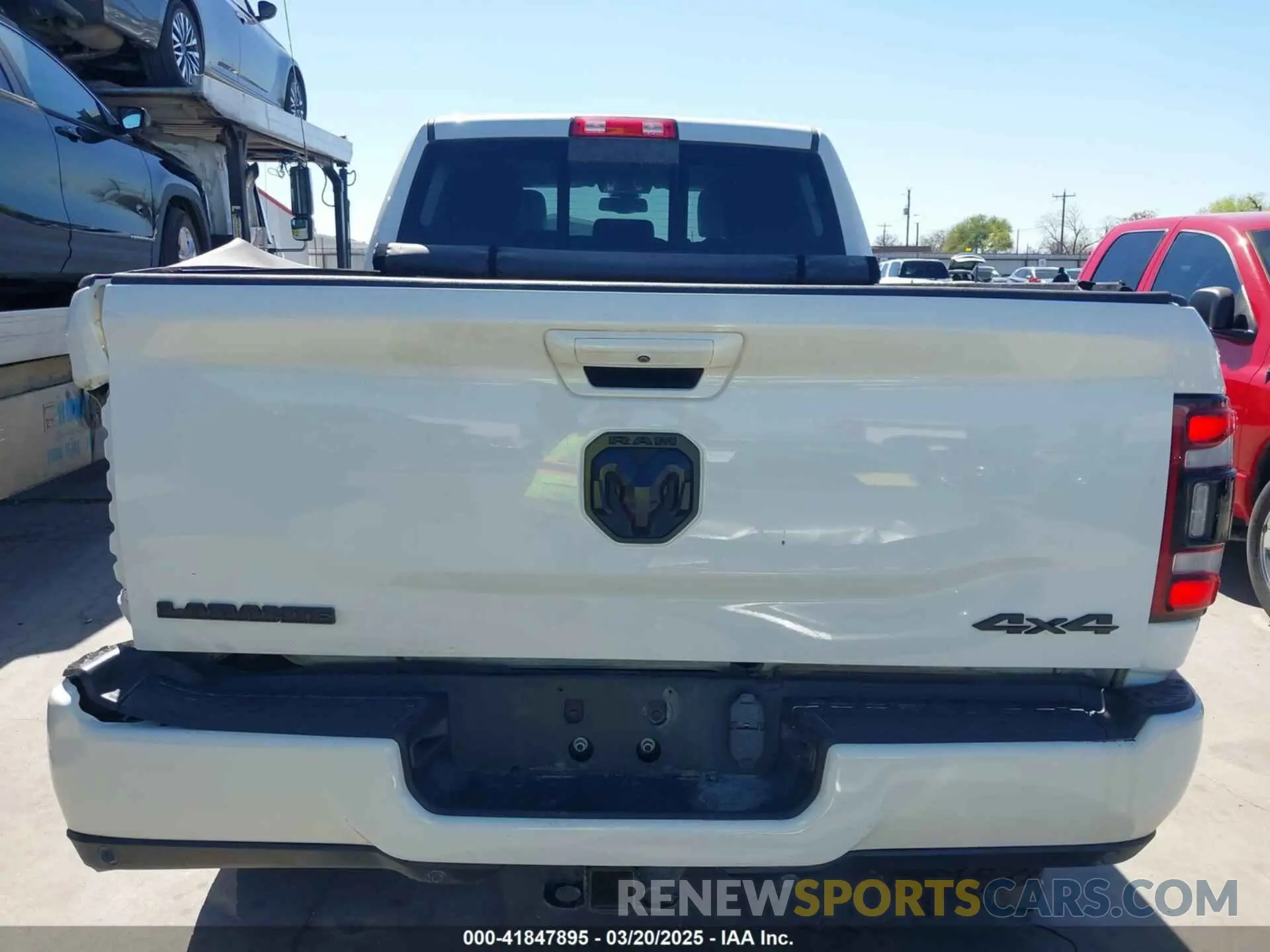 17 Photograph of a damaged car 3C6UR5FJ0KG684641 RAM 2500 2019