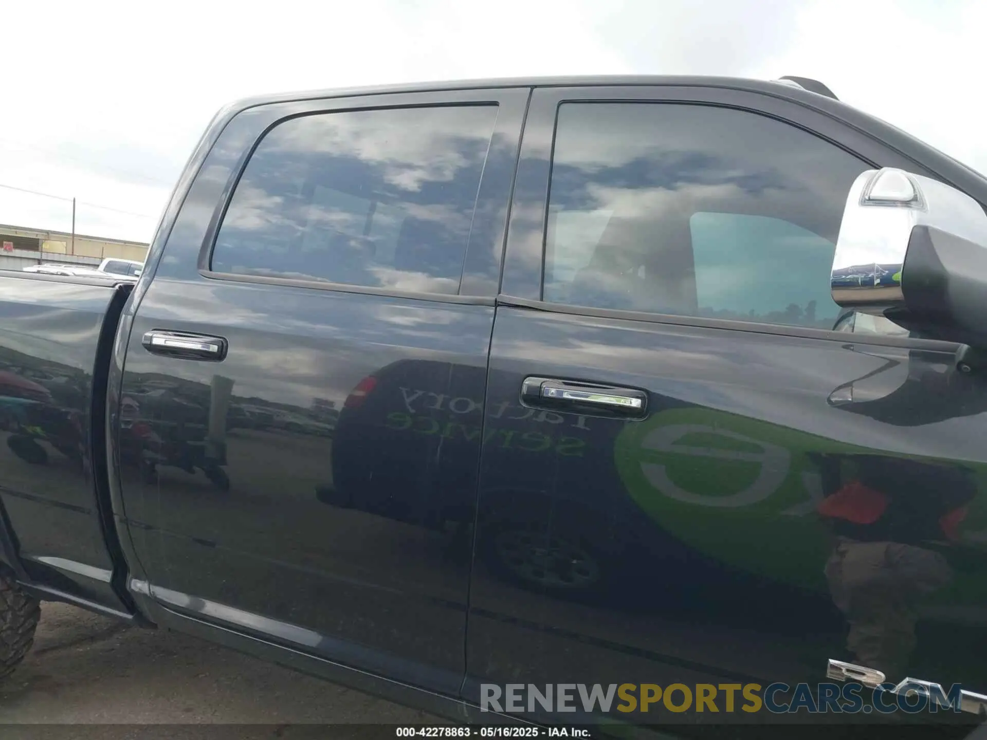 13 Photograph of a damaged car 3C6UR5FL3KG727452 RAM 2500 2019