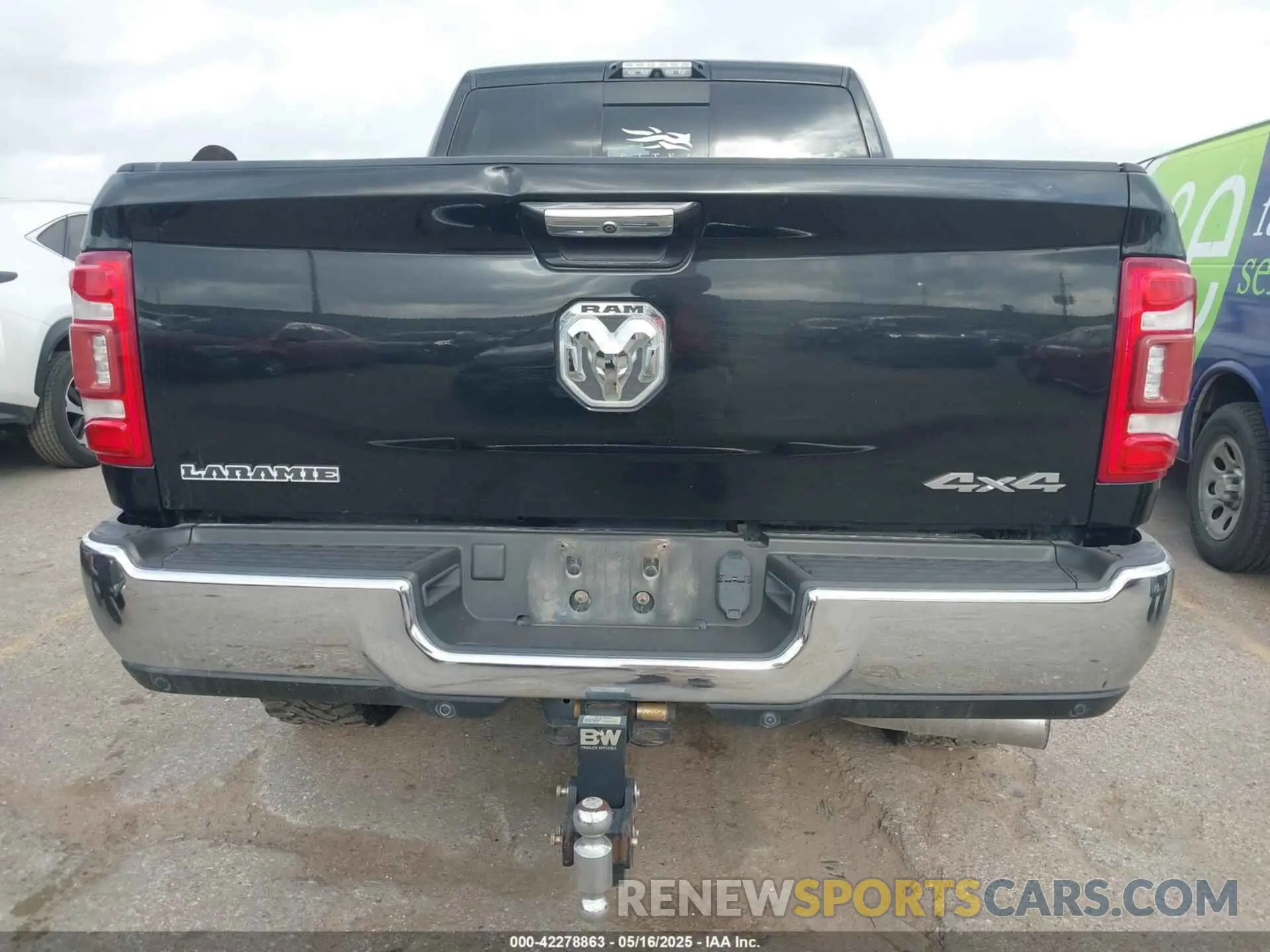 16 Photograph of a damaged car 3C6UR5FL3KG727452 RAM 2500 2019