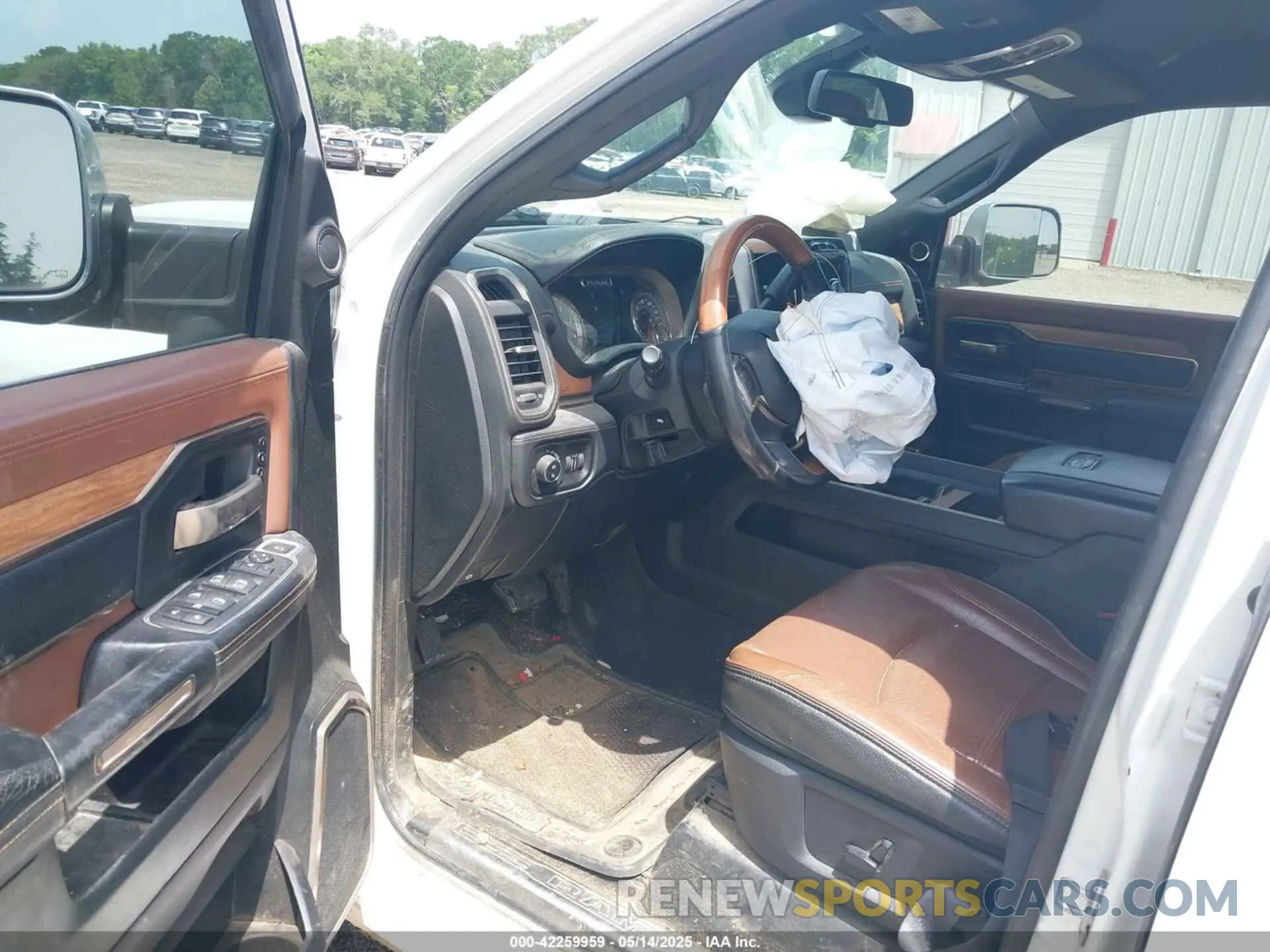 20 Photograph of a damaged car 3C6UR5GL5KG727855 RAM 2500 2019