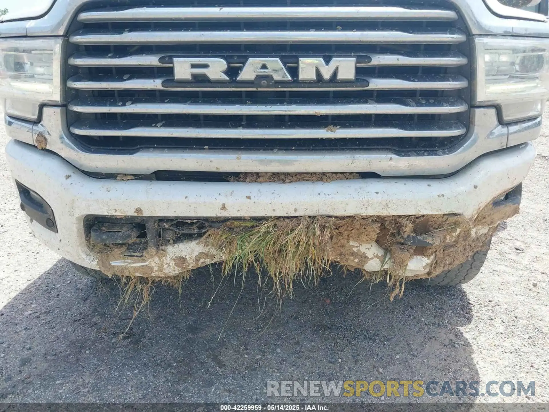 6 Photograph of a damaged car 3C6UR5GL5KG727855 RAM 2500 2019