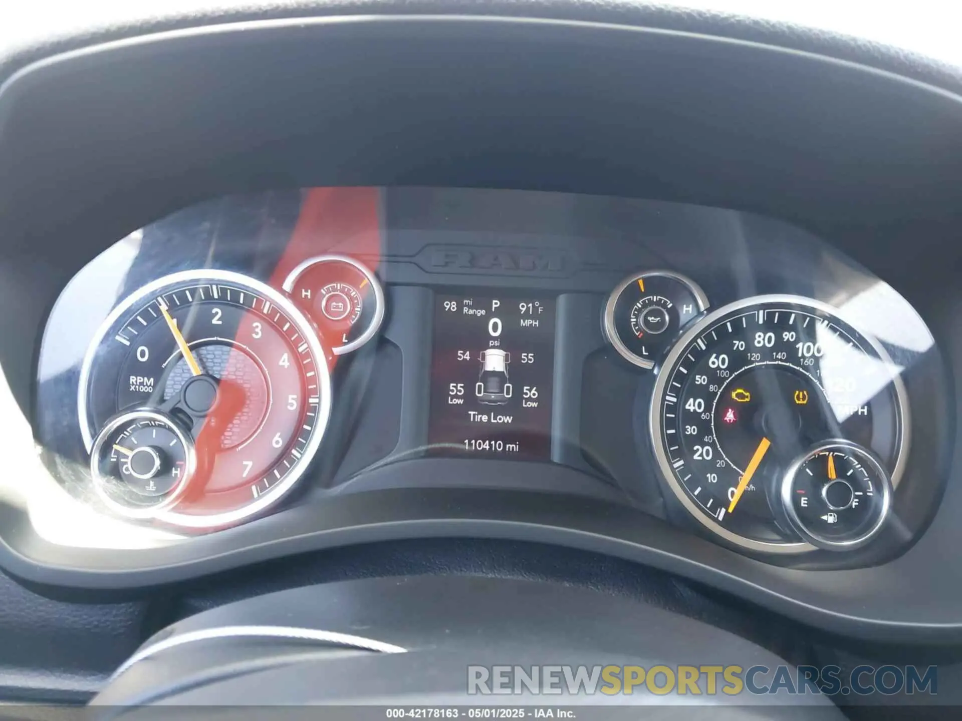 7 Photograph of a damaged car 3C6UR5HJ1KG599000 RAM 2500 2019