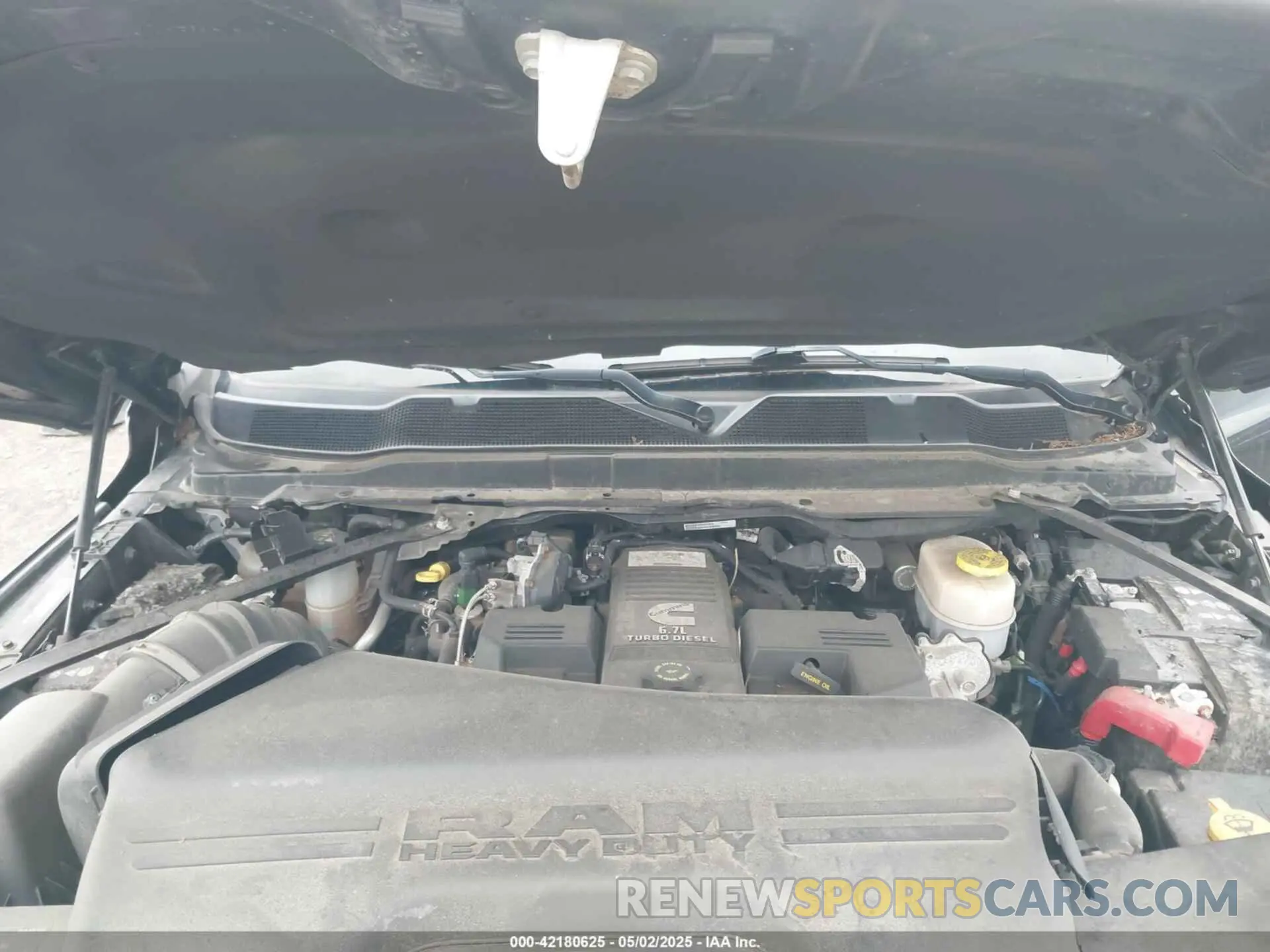 10 Photograph of a damaged car 3C6UR5JL0KG700152 RAM 2500 2019