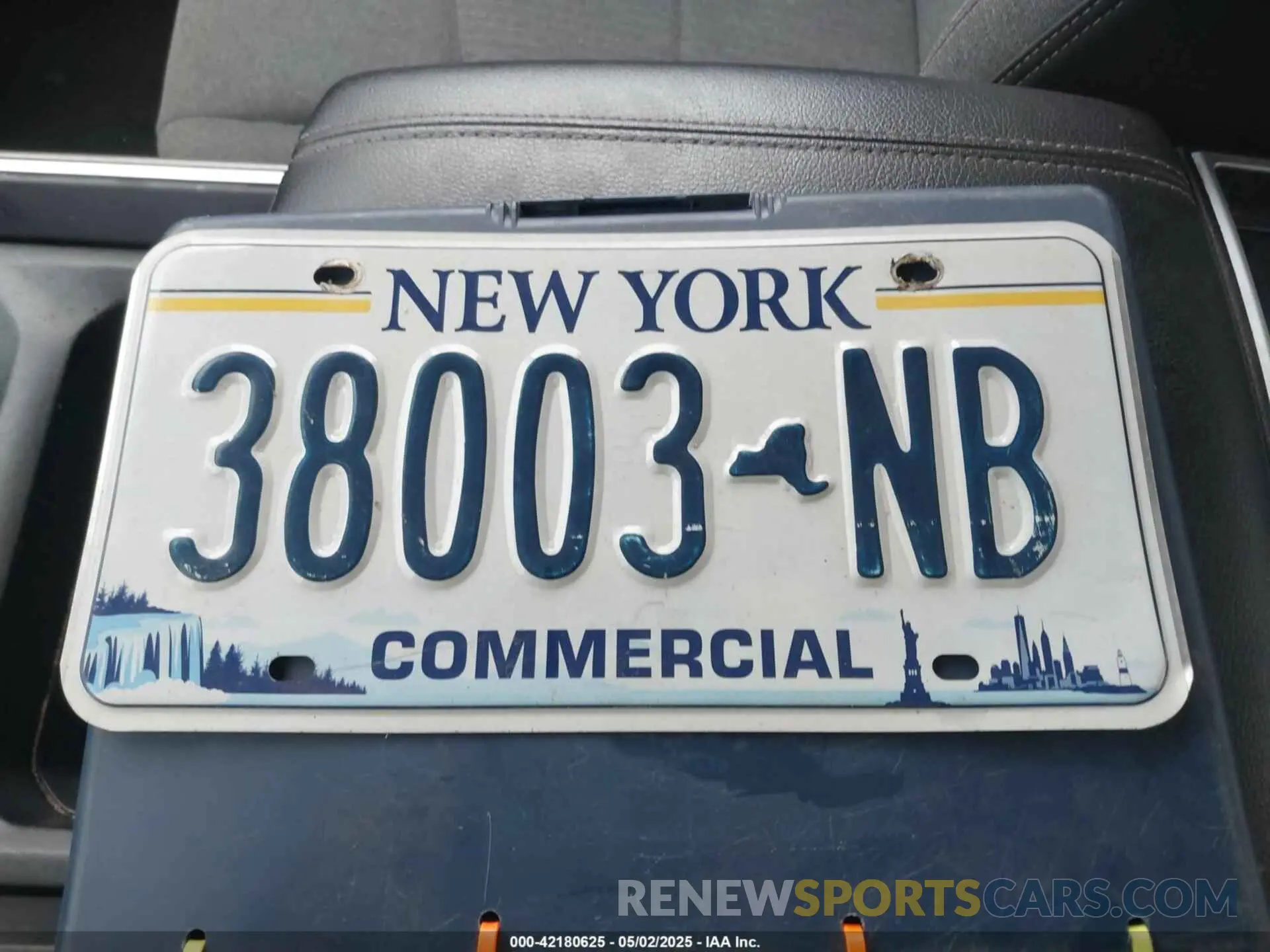 17 Photograph of a damaged car 3C6UR5JL0KG700152 RAM 2500 2019