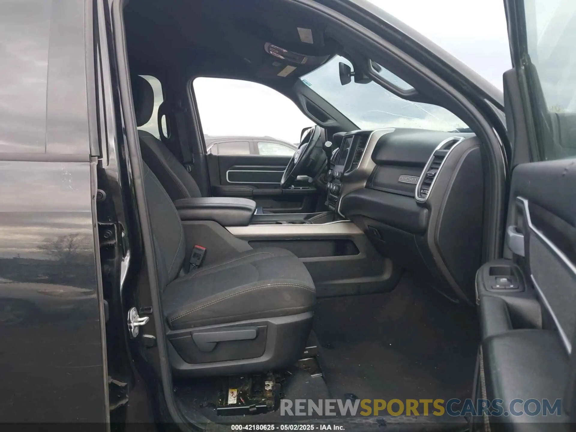 5 Photograph of a damaged car 3C6UR5JL0KG700152 RAM 2500 2019