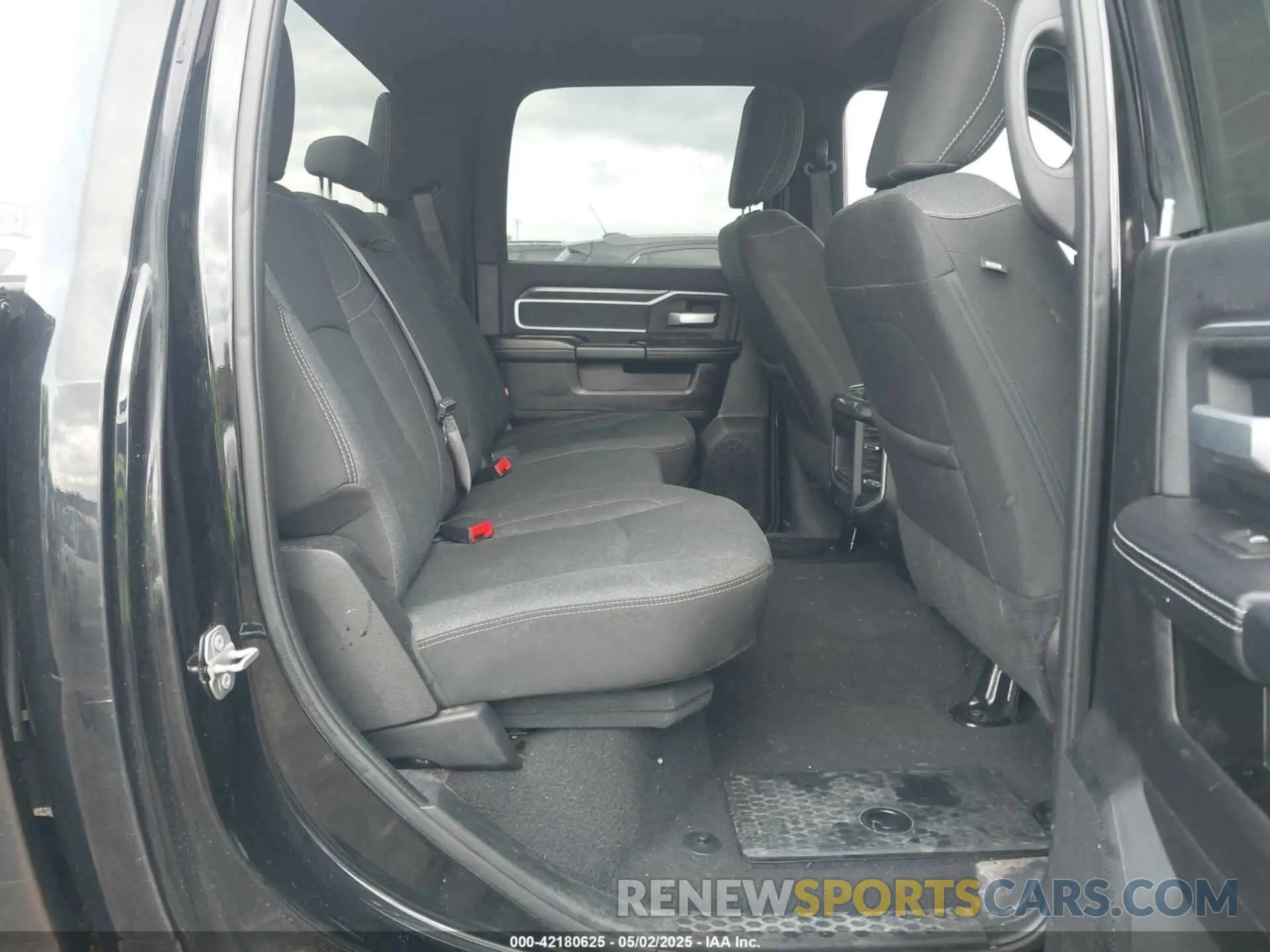 8 Photograph of a damaged car 3C6UR5JL0KG700152 RAM 2500 2019