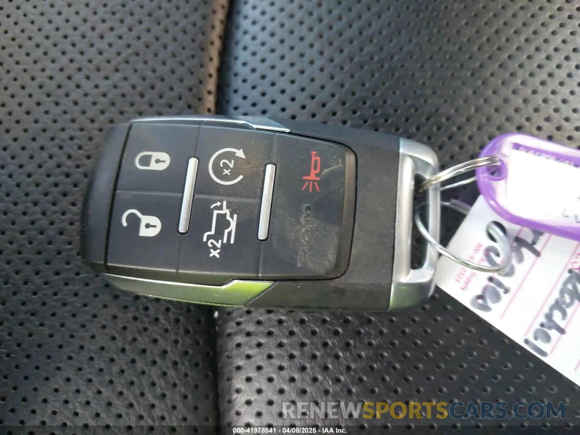 11 Фотография поврежденного автомобиля 3C6TR5EJ2LG150281 RAM 2500 2020