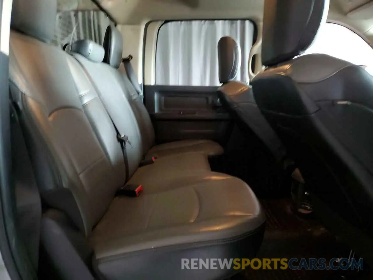 10 Фотография поврежденного автомобиля 3C6UR5CJ1LG136332 RAM 2500 2020