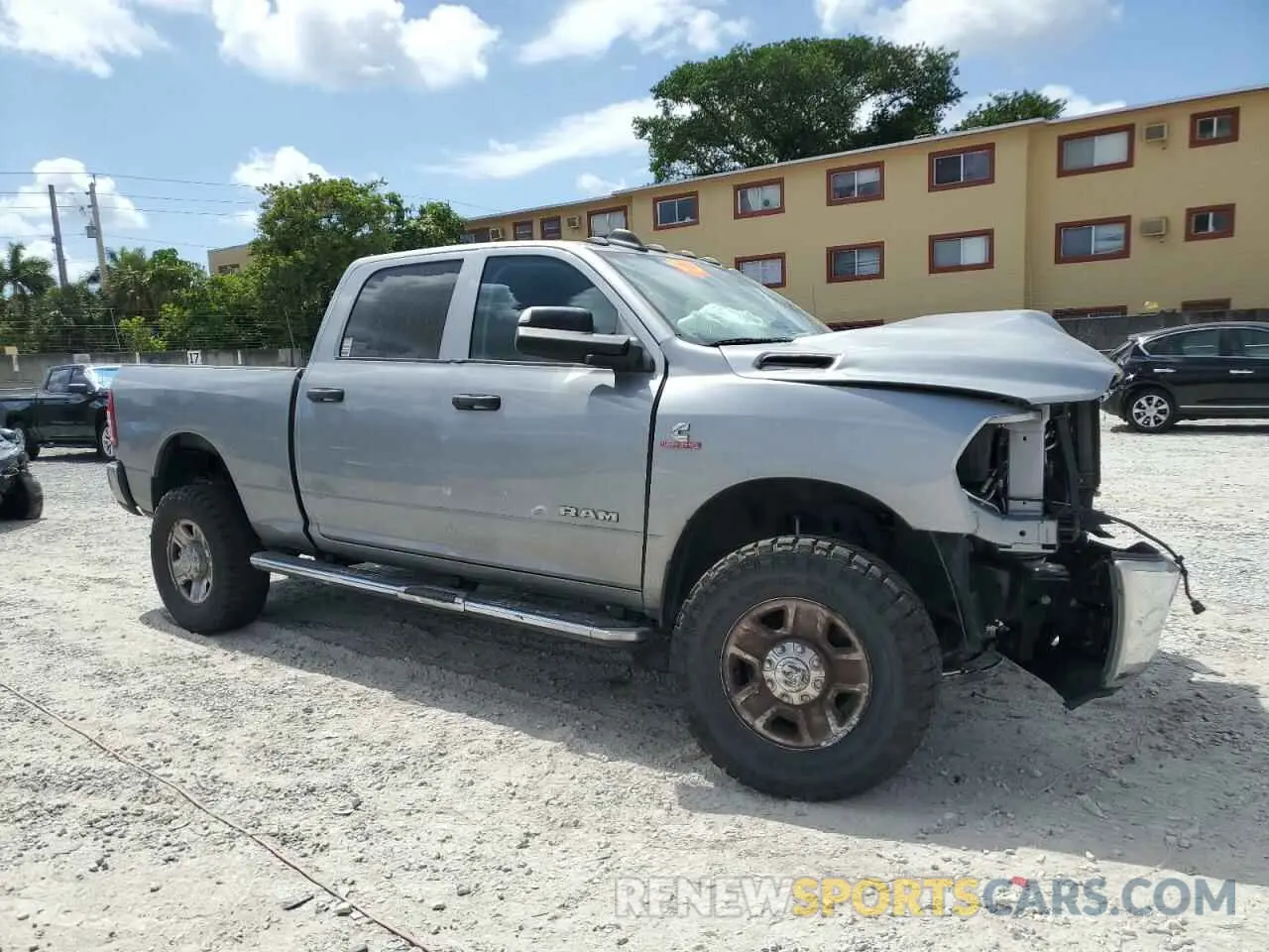 4 Фотография поврежденного автомобиля 3C6UR5CL2LG276181 RAM 2500 2020
