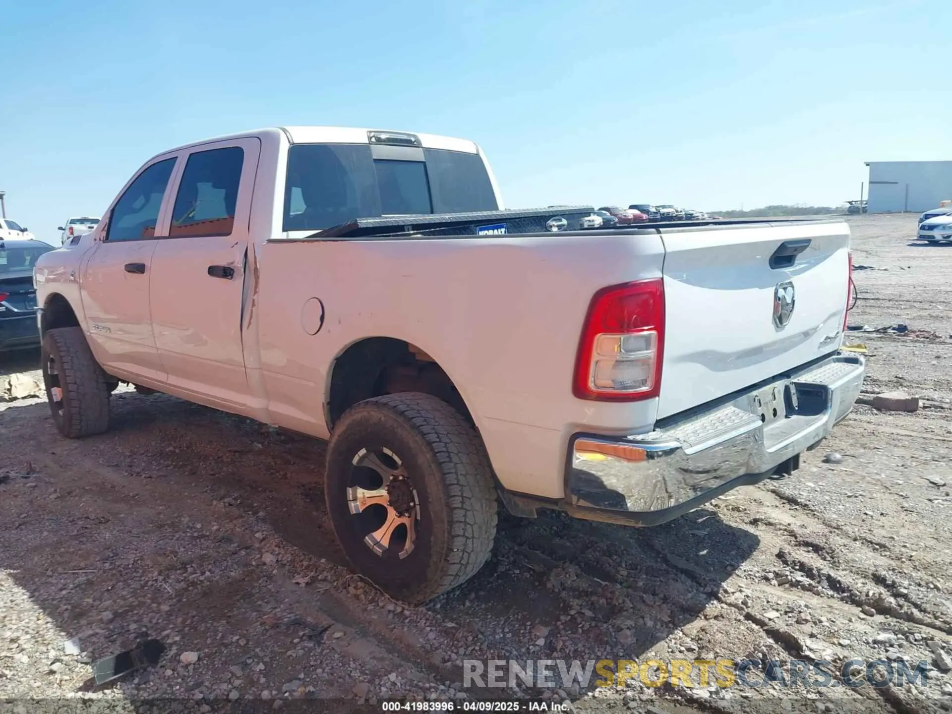14 Photograph of a damaged car 3C6UR5CLXLG141532 RAM 2500 2020