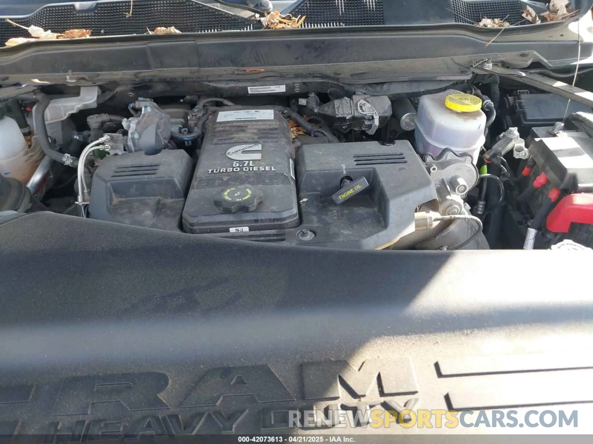 10 Фотография поврежденного автомобиля 3C6UR5DL1LG115240 RAM 2500 2020