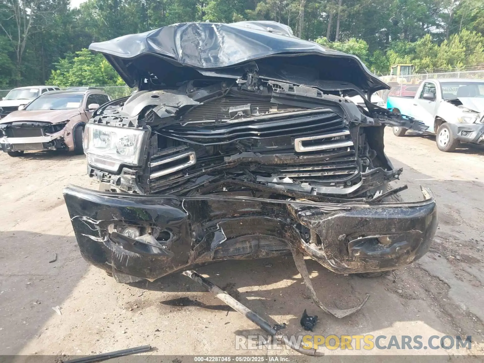 6 Фотография поврежденного автомобиля 3C6UR5DL4LG115295 RAM 2500 2020