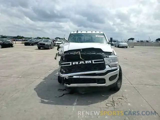 13 Photograph of a damaged car 3C6UR5HLXLG250095 RAM 2500 2020