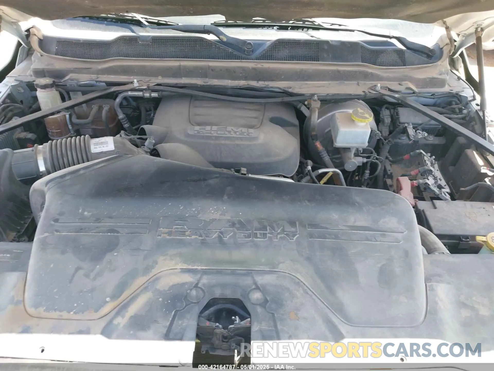 10 Photograph of a damaged car 3C7WR4HJ3LG145556 RAM 2500 2020