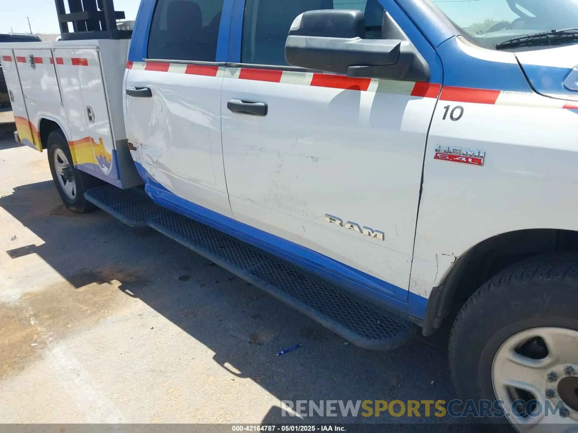 6 Photograph of a damaged car 3C7WR4HJ3LG145556 RAM 2500 2020
