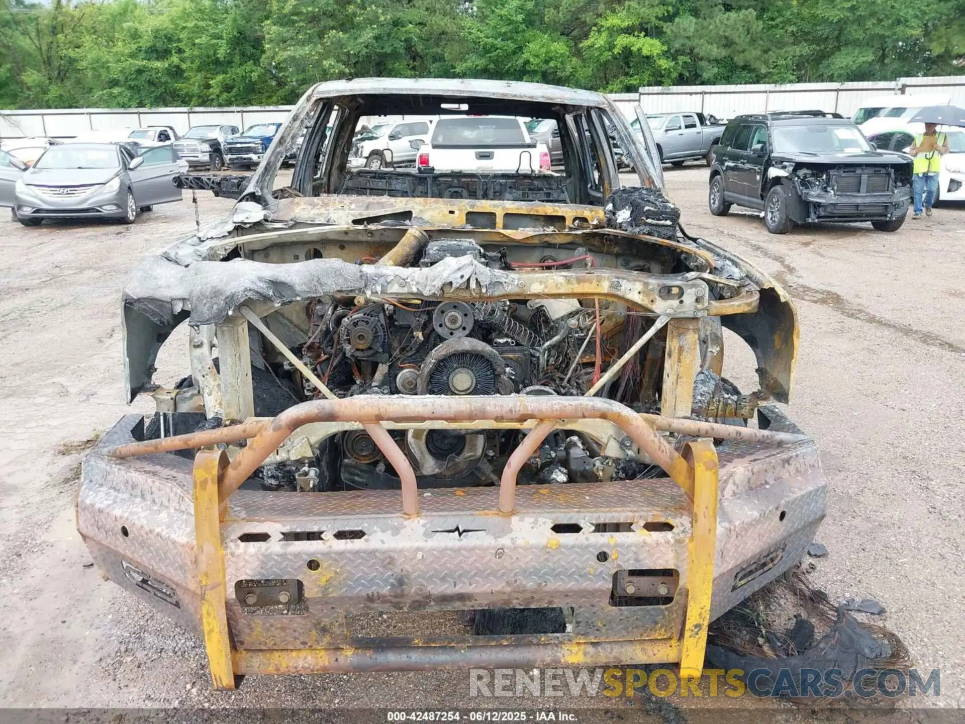 6 Фотография поврежденного автомобиля 3C6UR5DL6MG520804 RAM 2500 2021