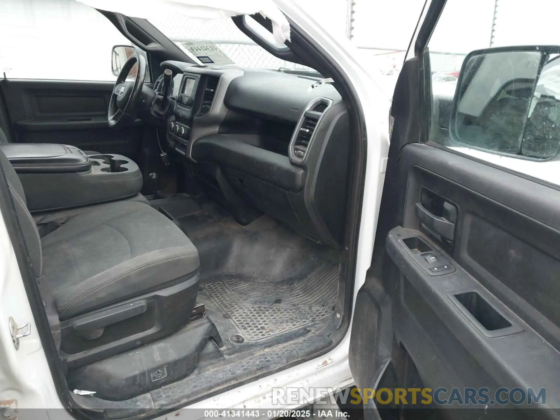 5 Фотография поврежденного автомобиля 3C6UR5HL9MG582014 RAM 2500 2021
