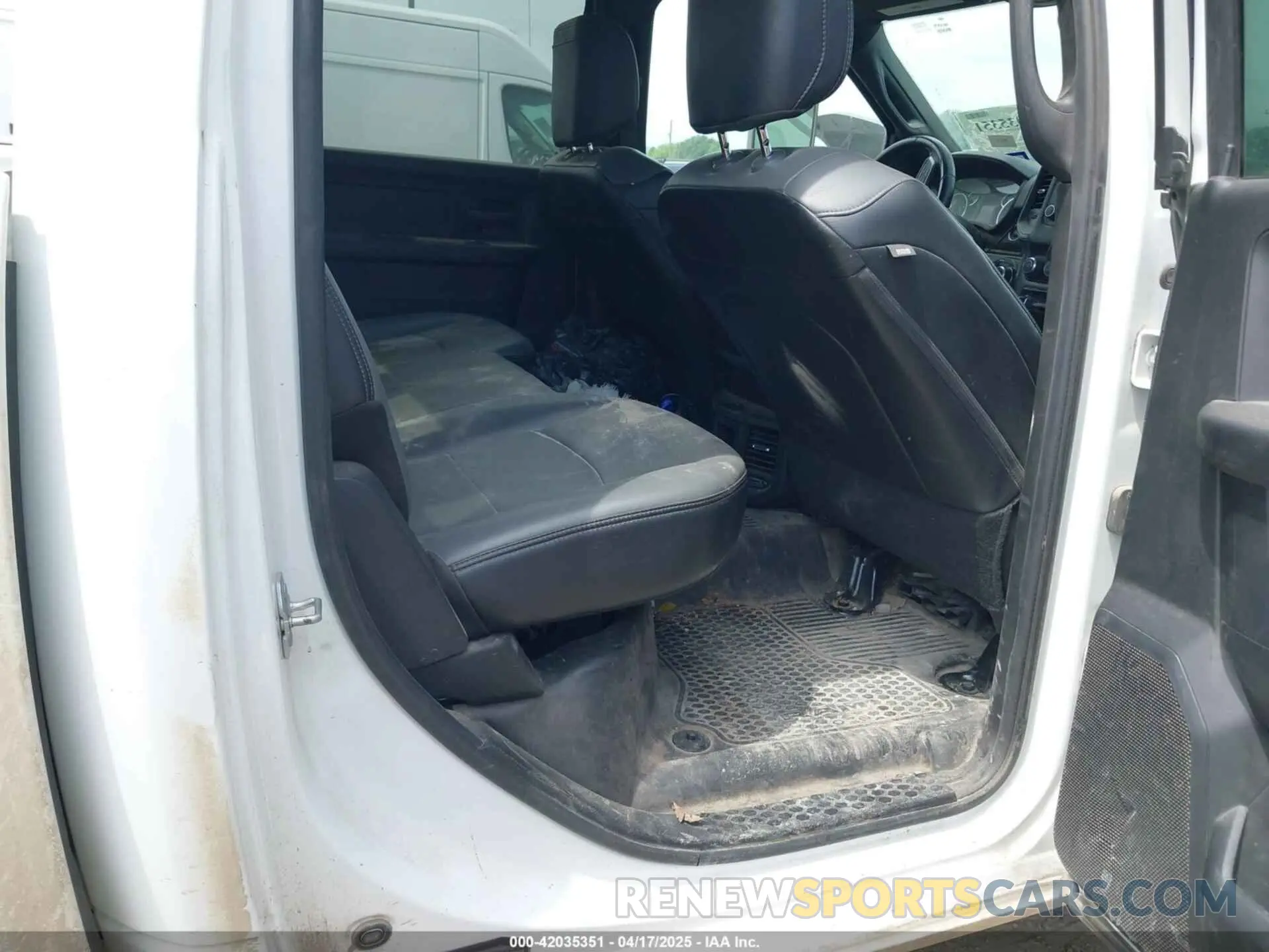 8 Фотография поврежденного автомобиля 3C6UR4HJ5NG337737 RAM 2500 2022