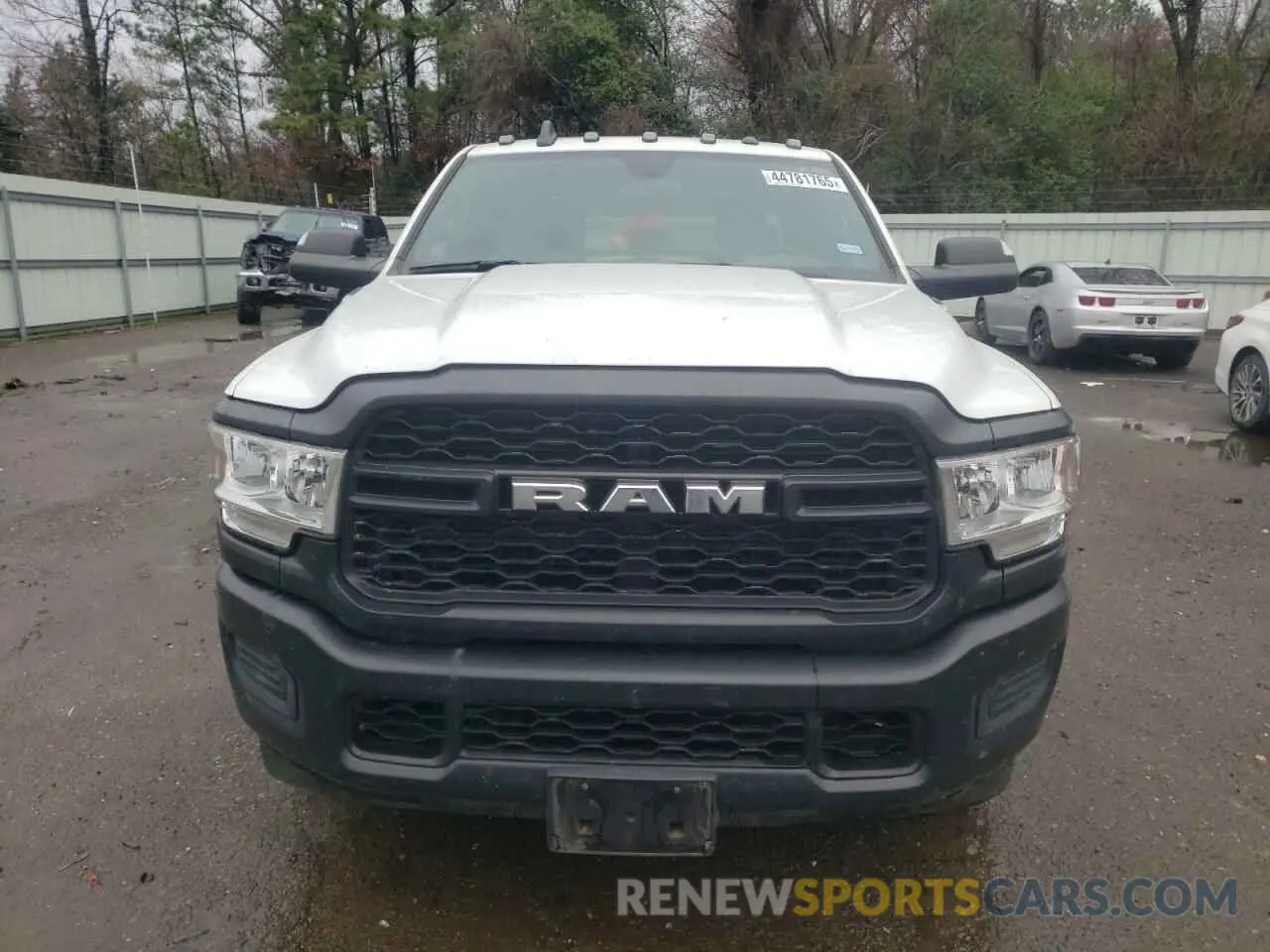 5 Photograph of a damaged car 3C6UR4HJ7NG280196 RAM 2500 2022