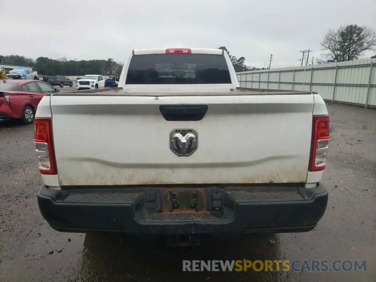 6 Photograph of a damaged car 3C6UR4HJ7NG280196 RAM 2500 2022