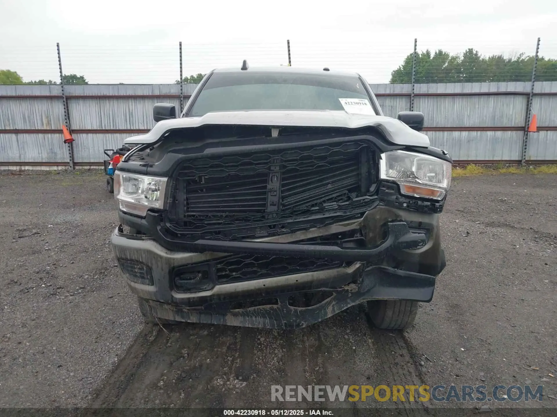 12 Photograph of a damaged car 3C6UR5CJ2NG253565 RAM 2500 2022