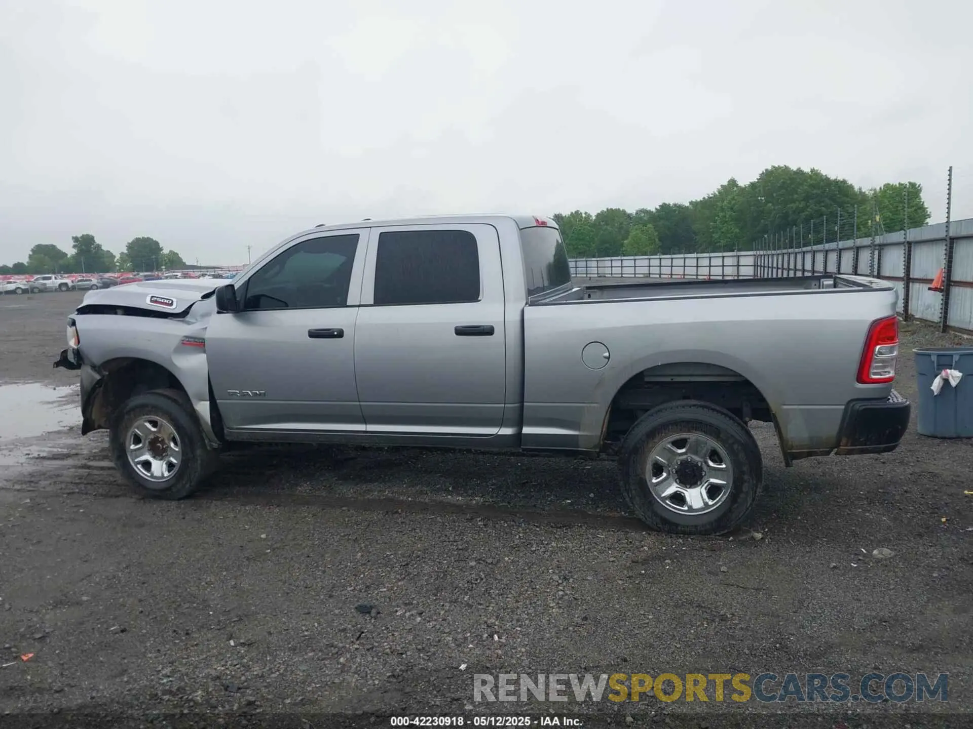 14 Photograph of a damaged car 3C6UR5CJ2NG253565 RAM 2500 2022